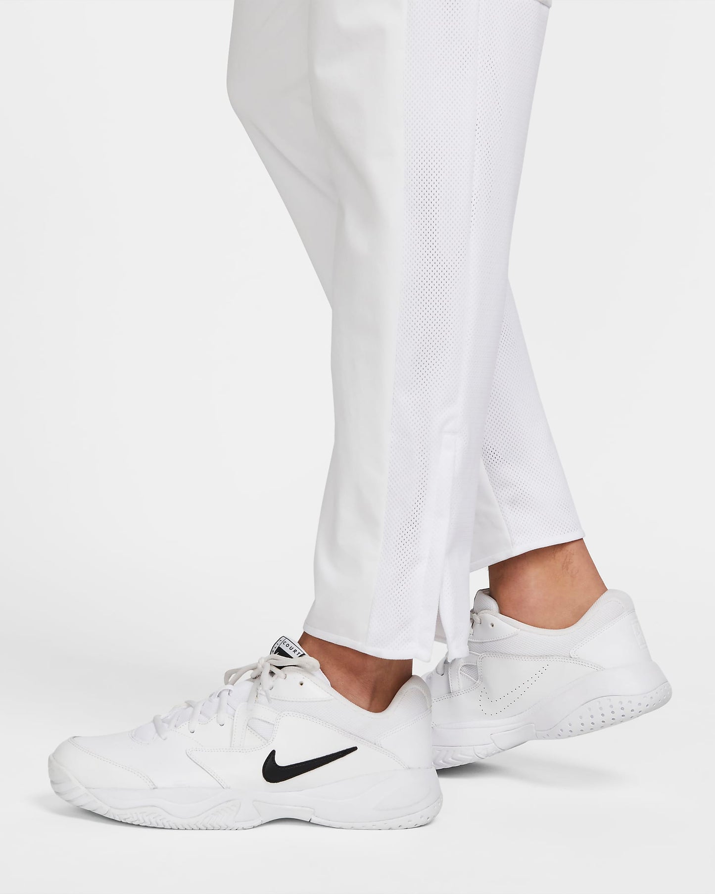 NikeCourt Advantage | White