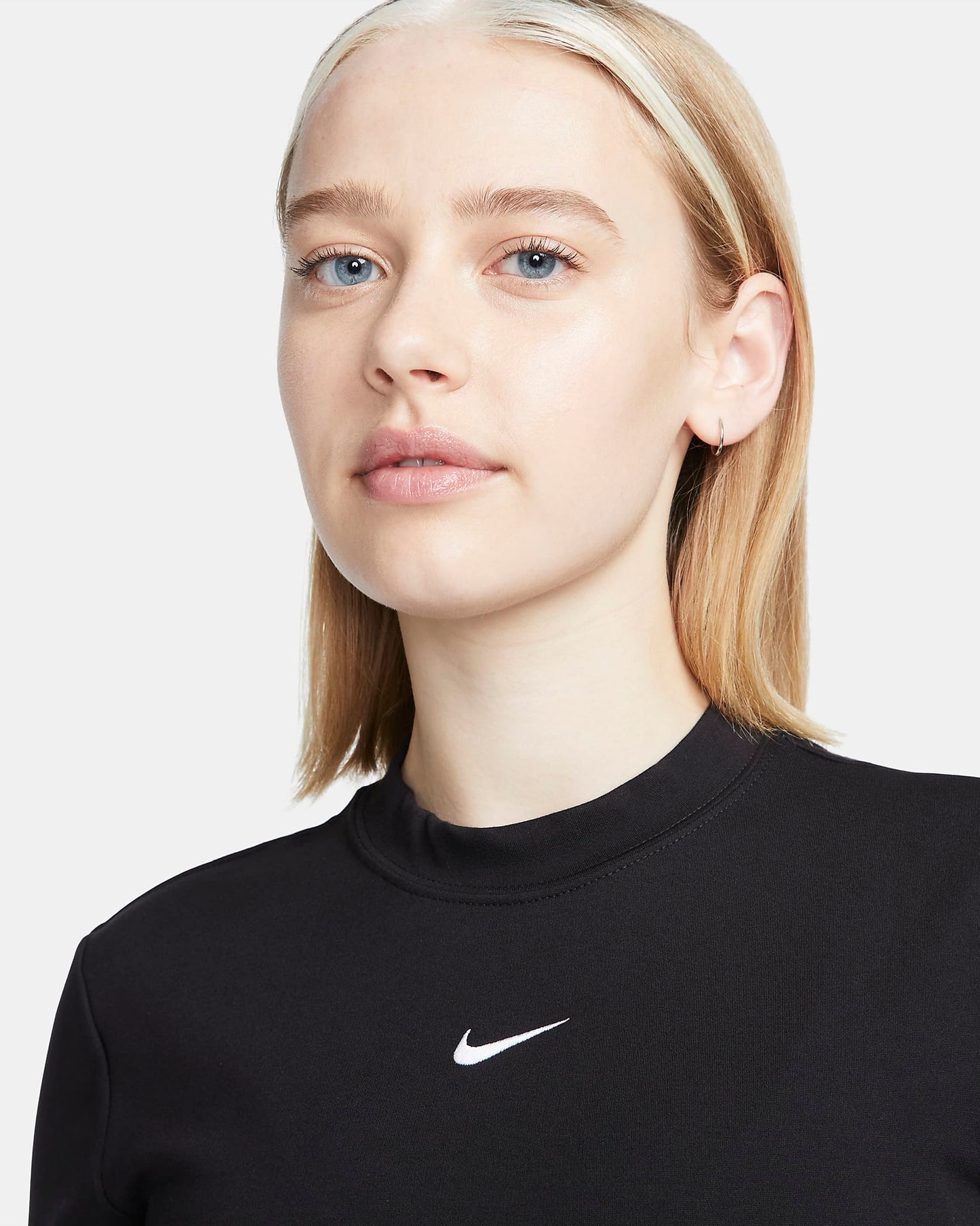 Nike Sportswear Essential | Black