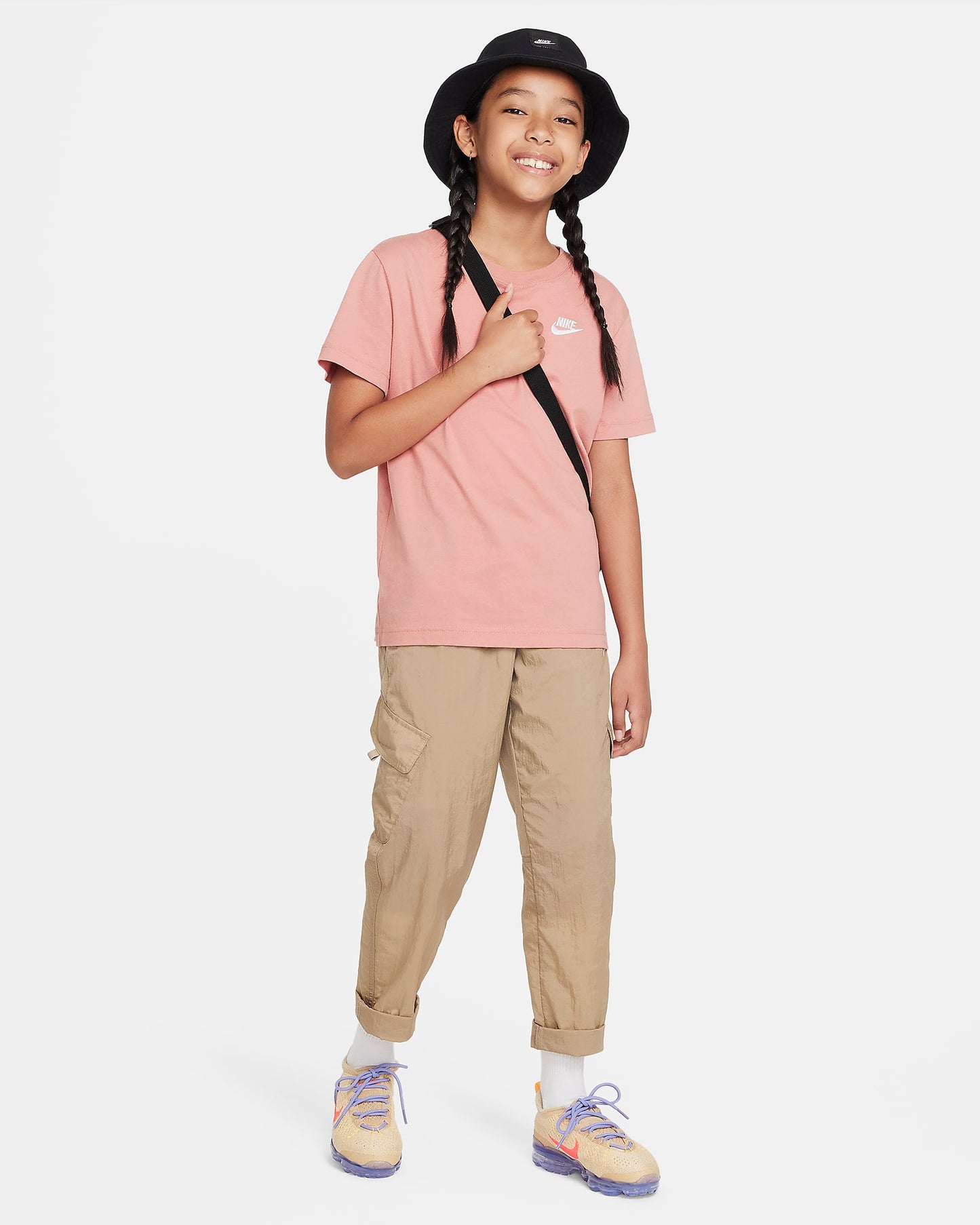 Nike Sportswear Older Kids' (Girls') T-Shirt | Red Stardust