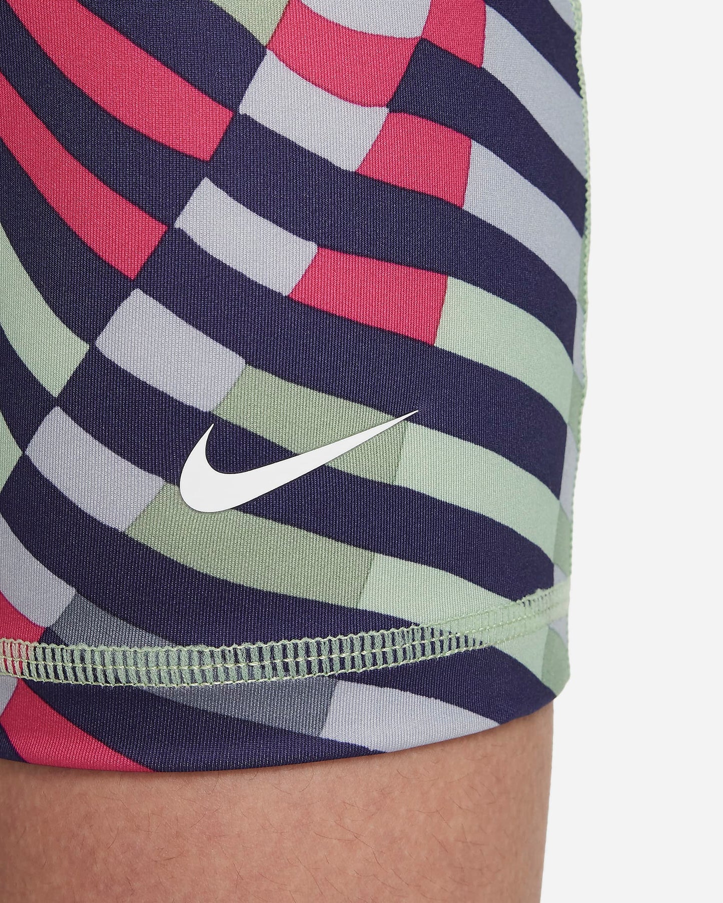 Nike Dri-FIT Older Girls' 7.5cm Training Shorts | Fireberry