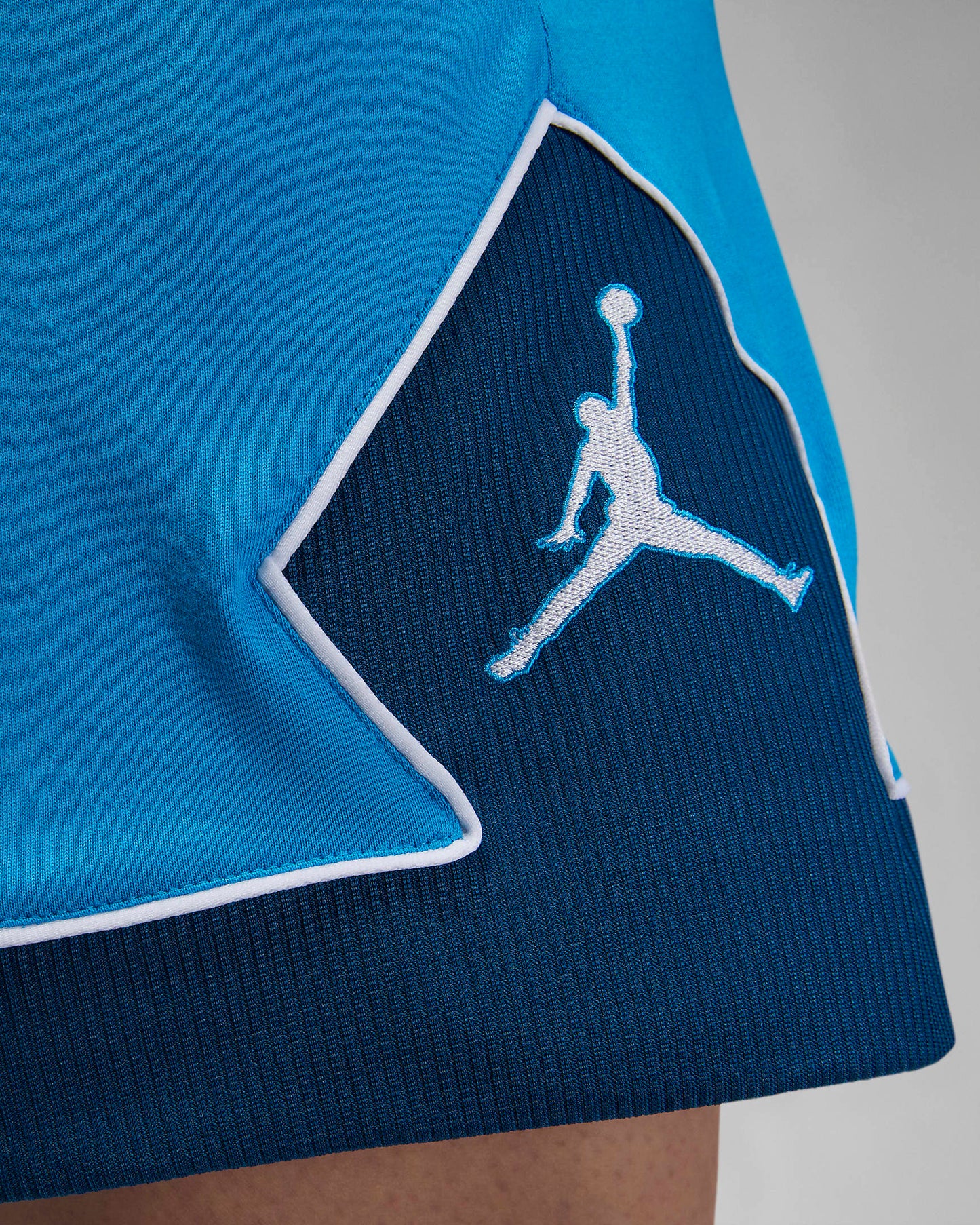 Jordan Women's Diamond Shorts | Laser Blue