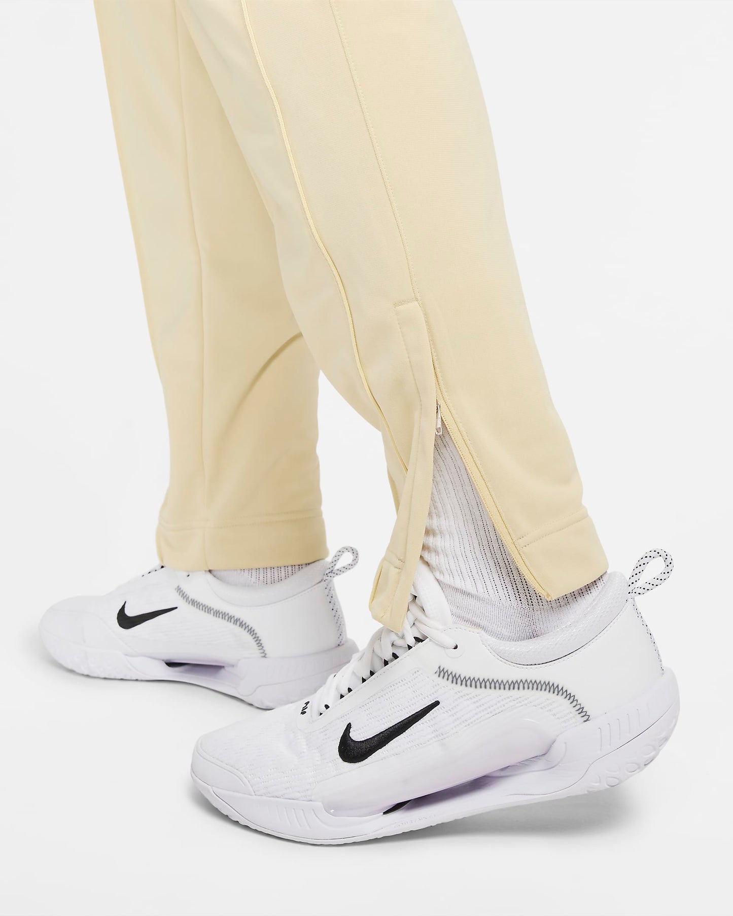 NikeCourt | Team Gold