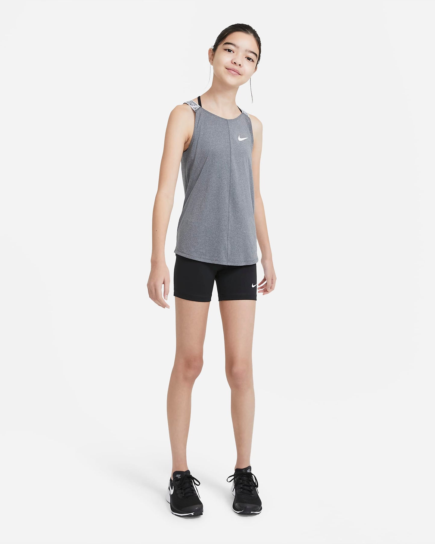 Nike Pro Older Girls' 10cm Shorts | Black