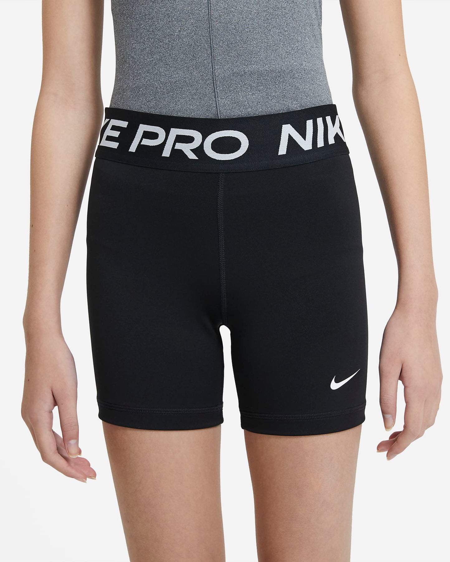 Nike Pro Older Girls' 10cm Shorts | Black