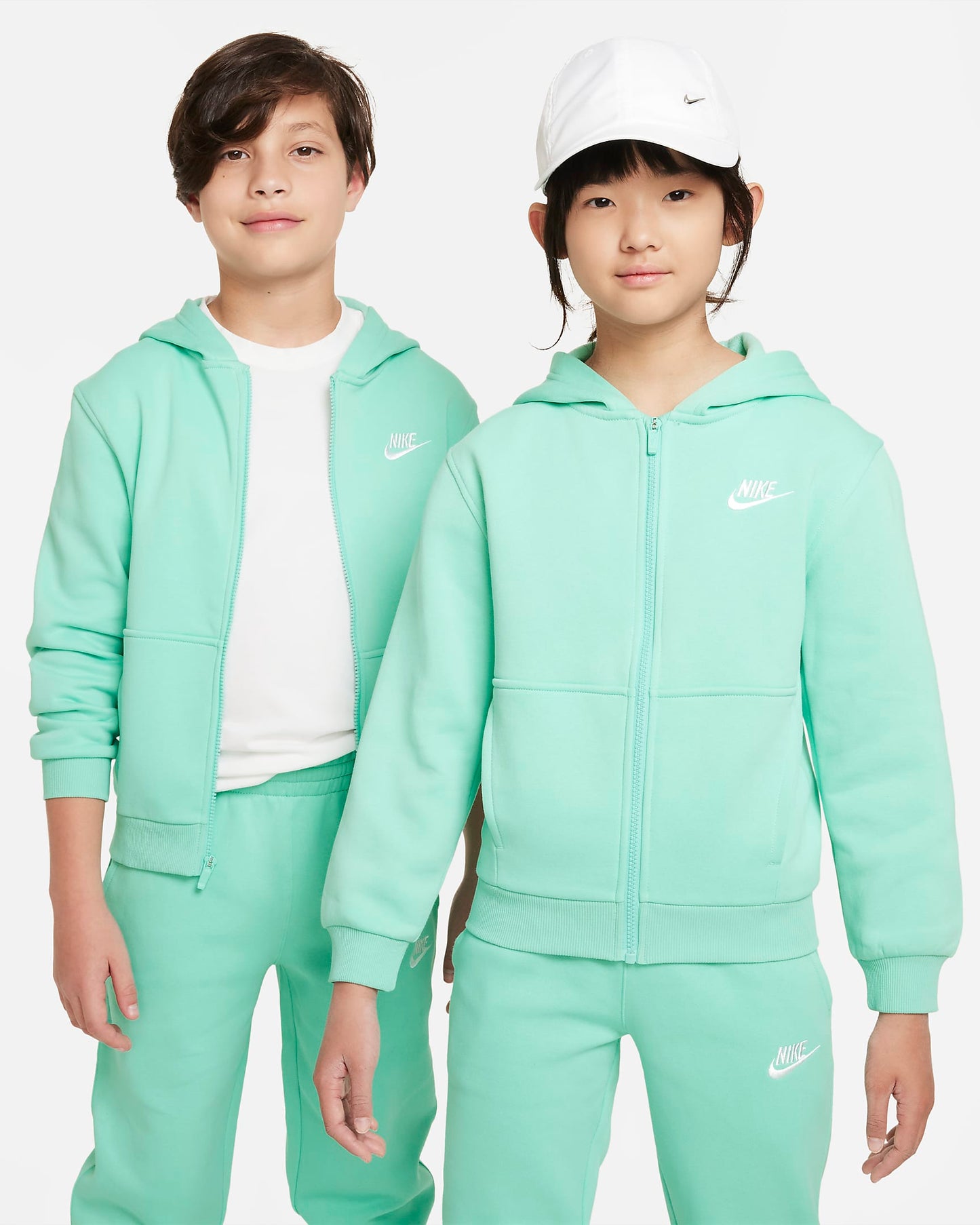 Nike Sportswear Club Fleece Older Kids' Full-Zip Hoodie | Emerald Rise