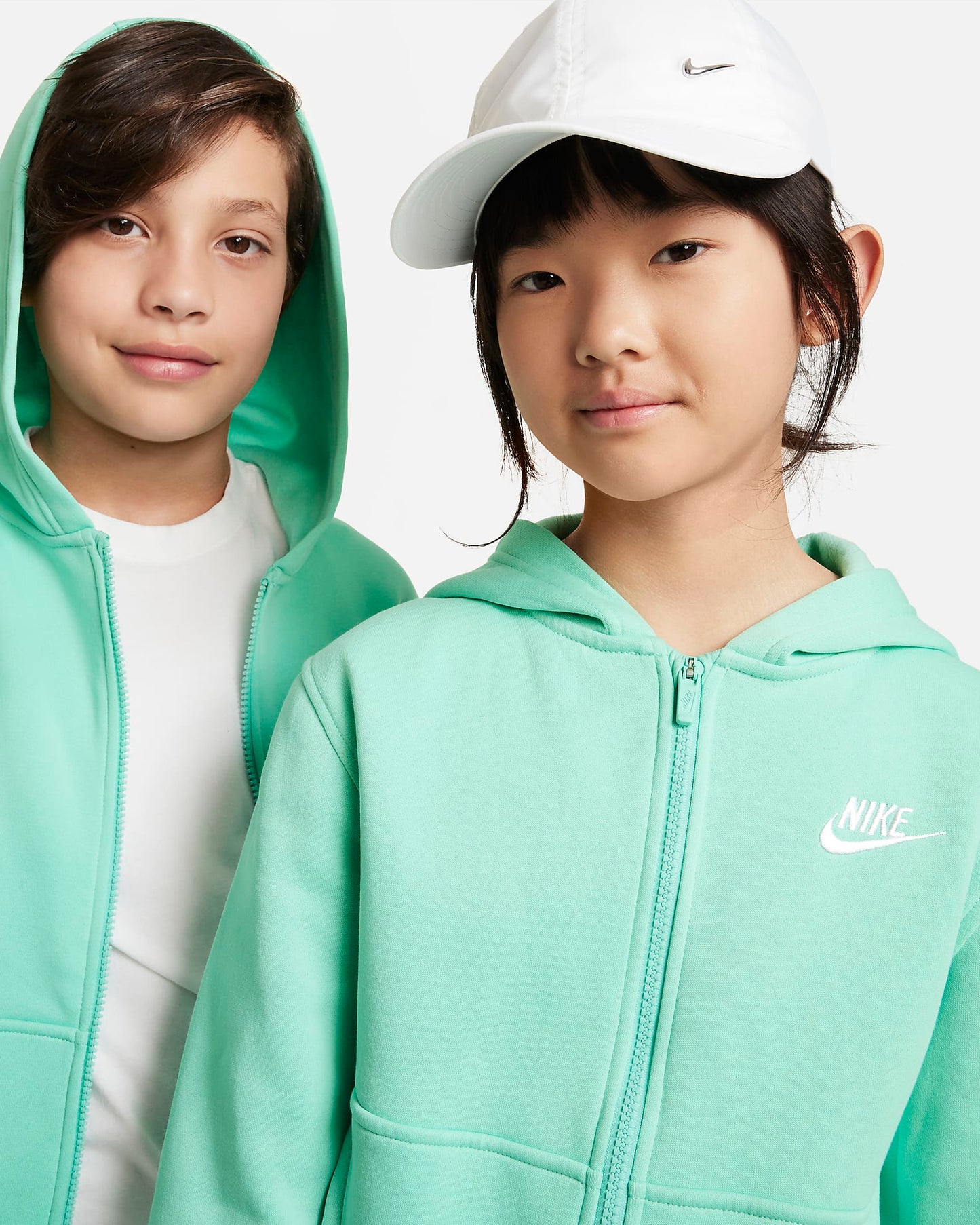 Nike Sportswear Club Fleece Older Kids' Full-Zip Hoodie | Emerald Rise