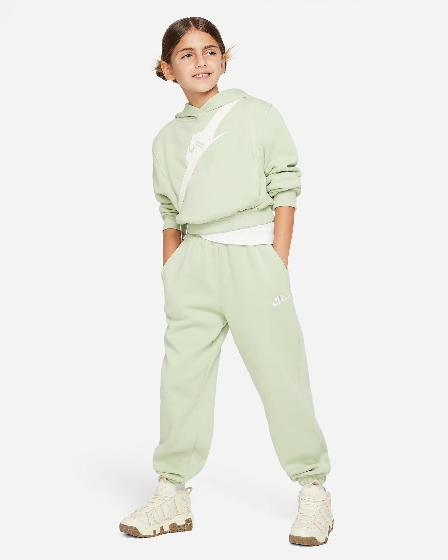 Nike Sportswear Club Fleece Older Girls' Loose Trousers | Honeydew