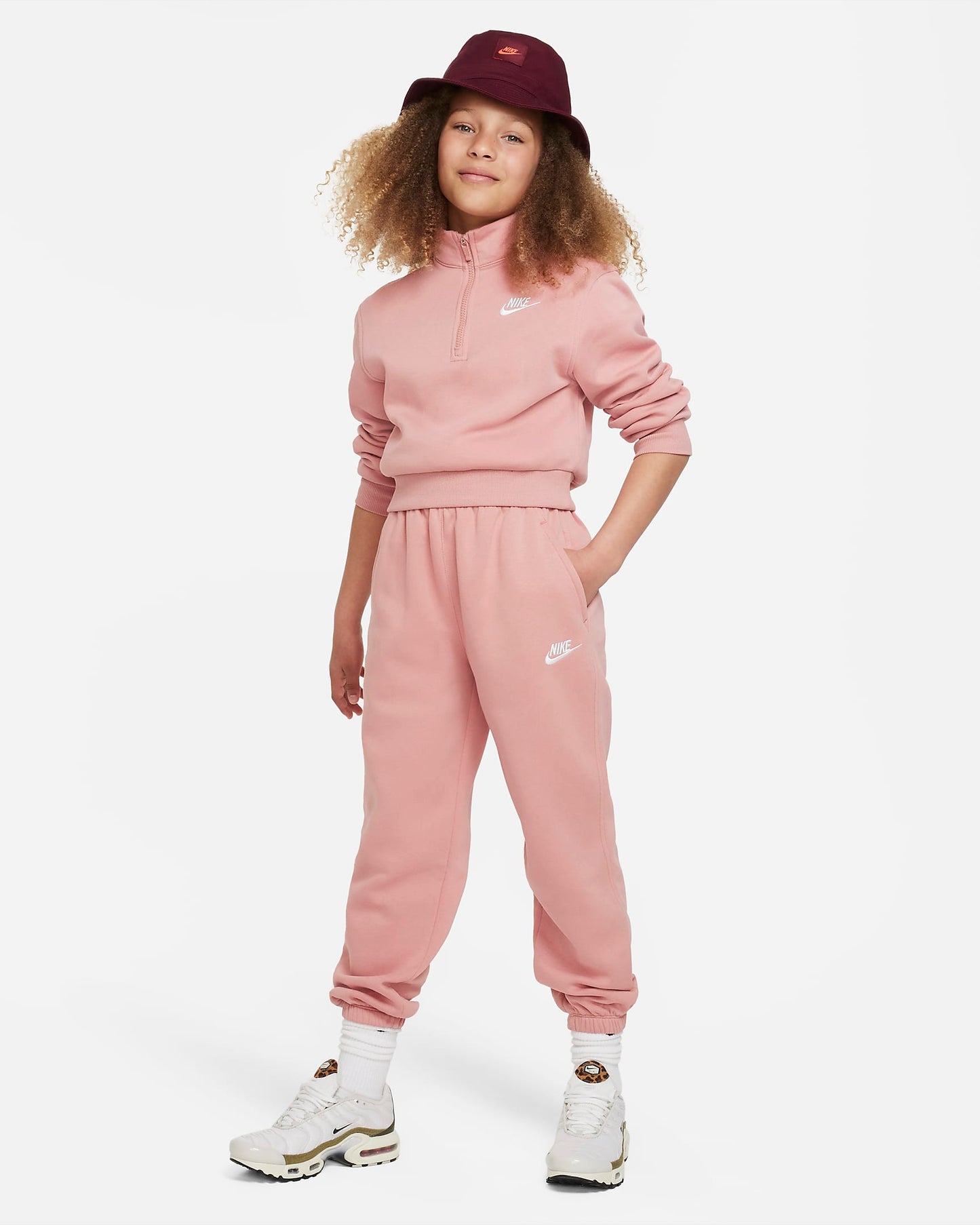 Nike Sportswear Club Fleece Older Girls' Loose Trousers | Red Stardust