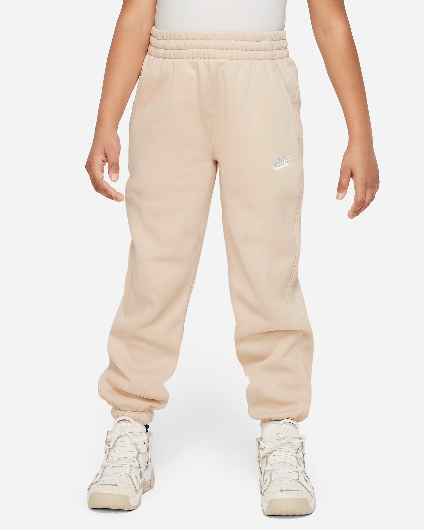 Nike Sportswear Club Fleece Older Girls' Loose Trousers | Sand Drift