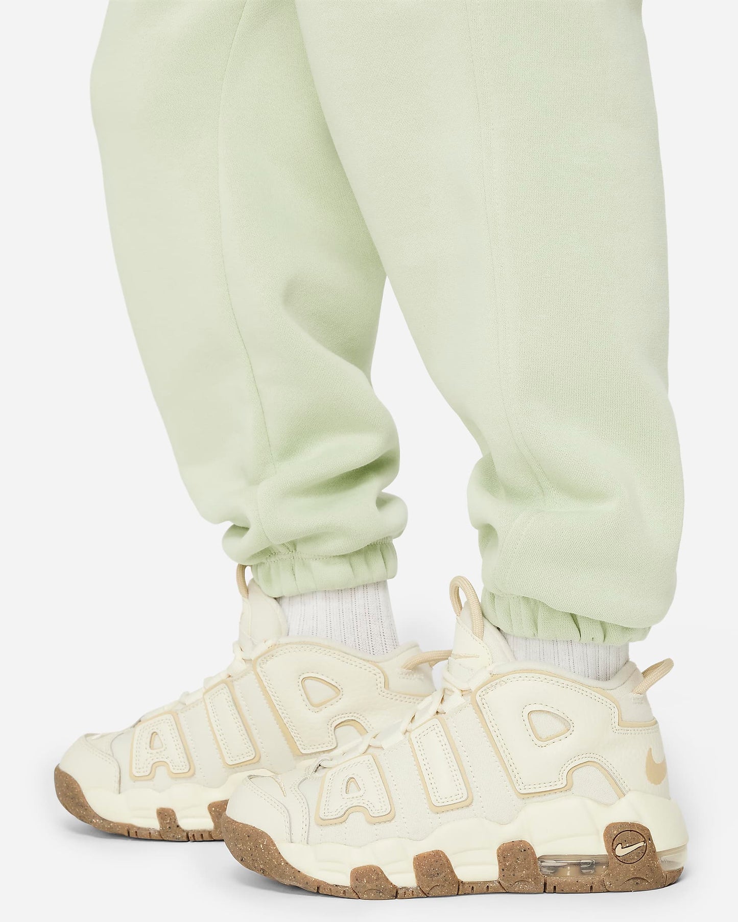 Nike Sportswear Club Fleece Older Girls' Loose Trousers | Honeydew