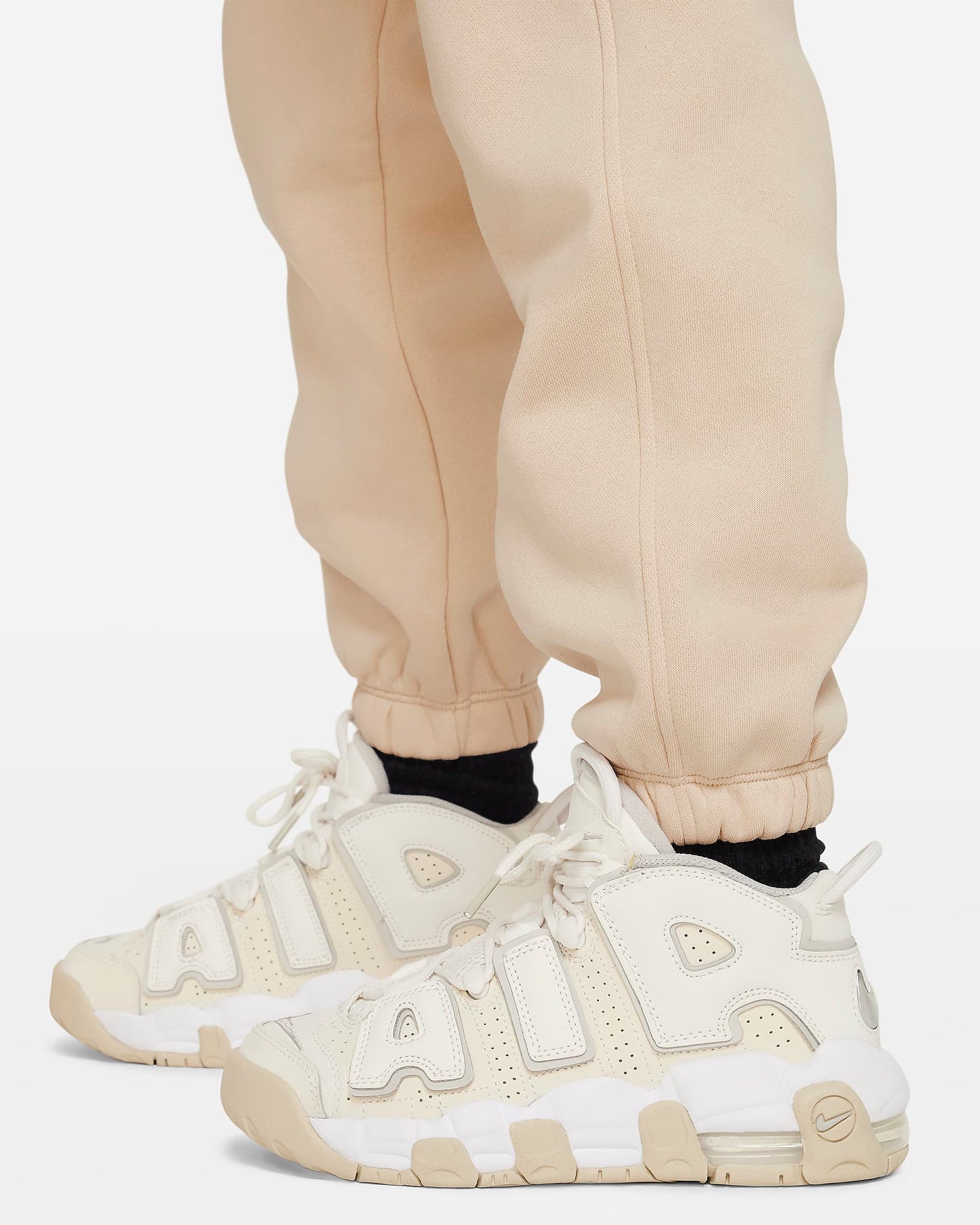 Nike Sportswear Club Fleece Older Girls' Loose Trousers | Sand Drift