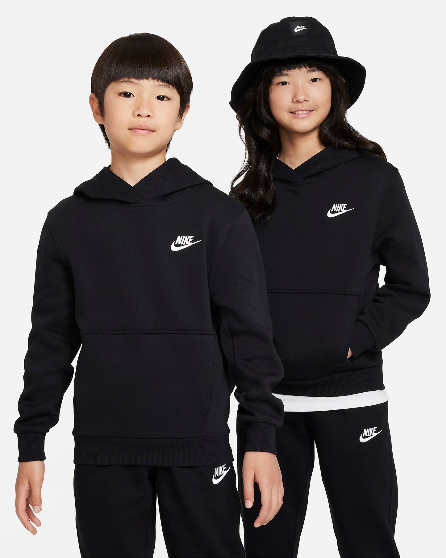 Nike Sportswear Club Fleece Older Kids' Pullover Hoodie | Black