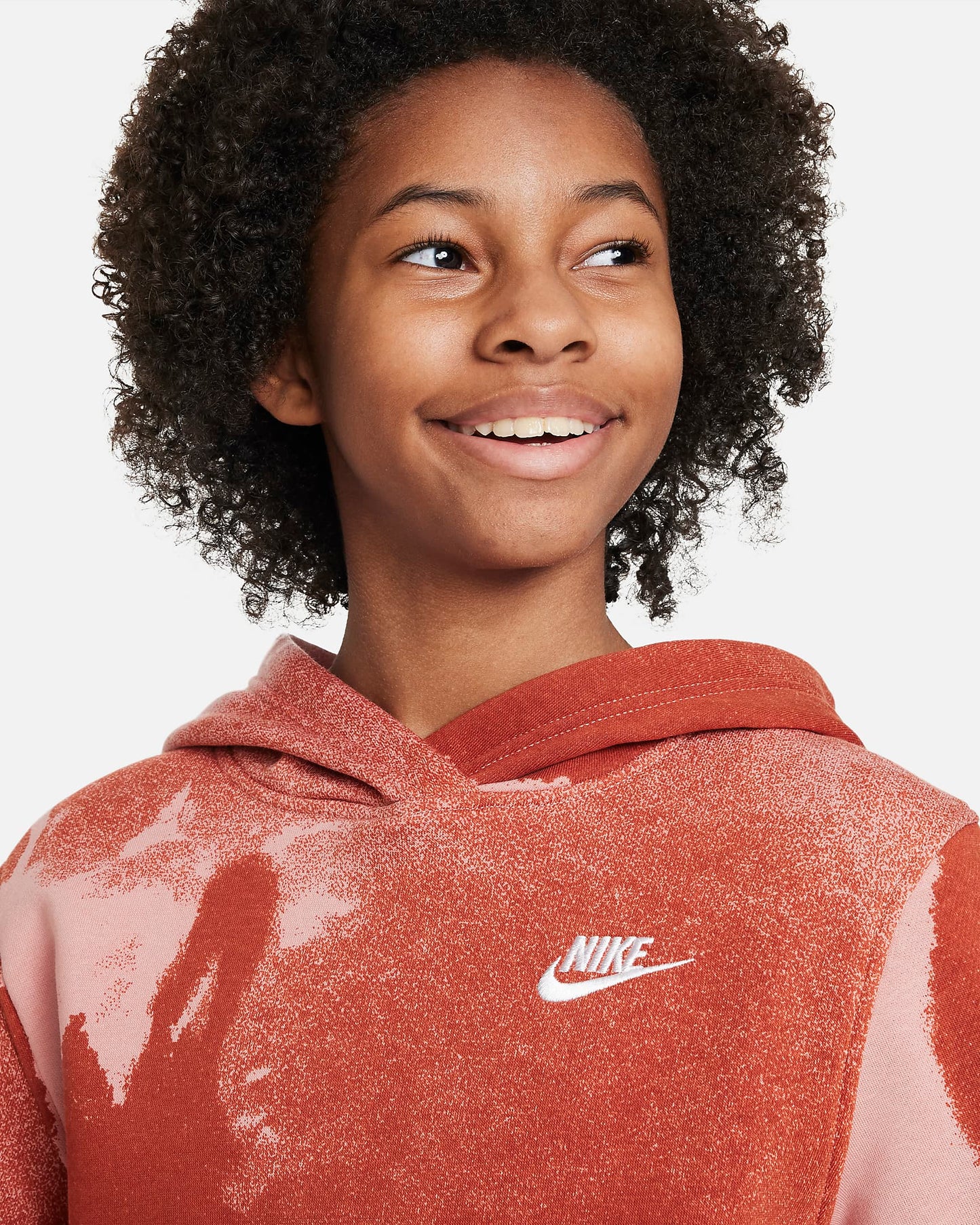 Nike Sportswear Club Fleece Older Kids' Pullover Hoodie | Red Stardust