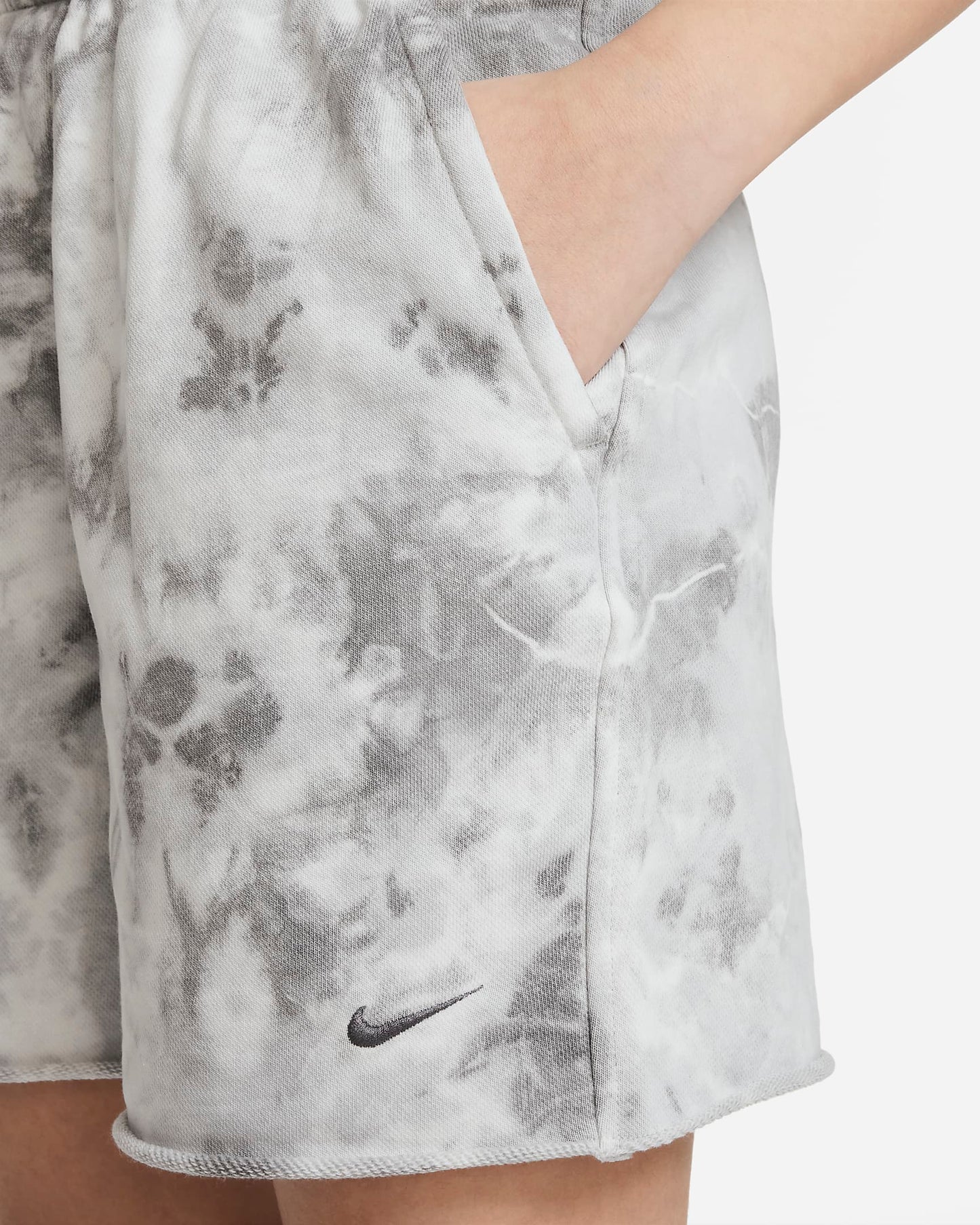 Nike Sportswear Club Fleece Older Kids' Shorts | Light Smoke Grey