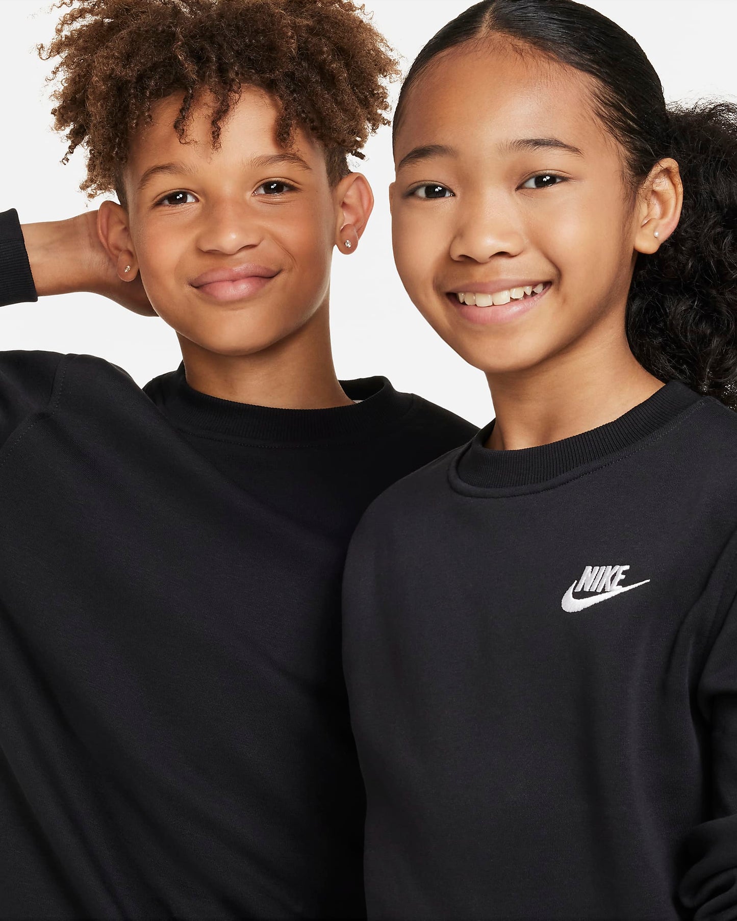 Nike Sportswear Club Fleece Older Kids' Sweatshirt | Black