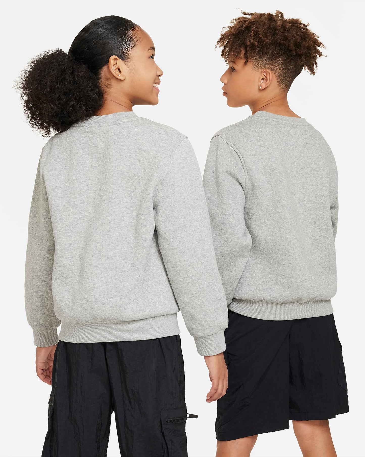 Nike Sportswear Club Fleece Older Kids' Sweatshirt | Dark Grey Heather