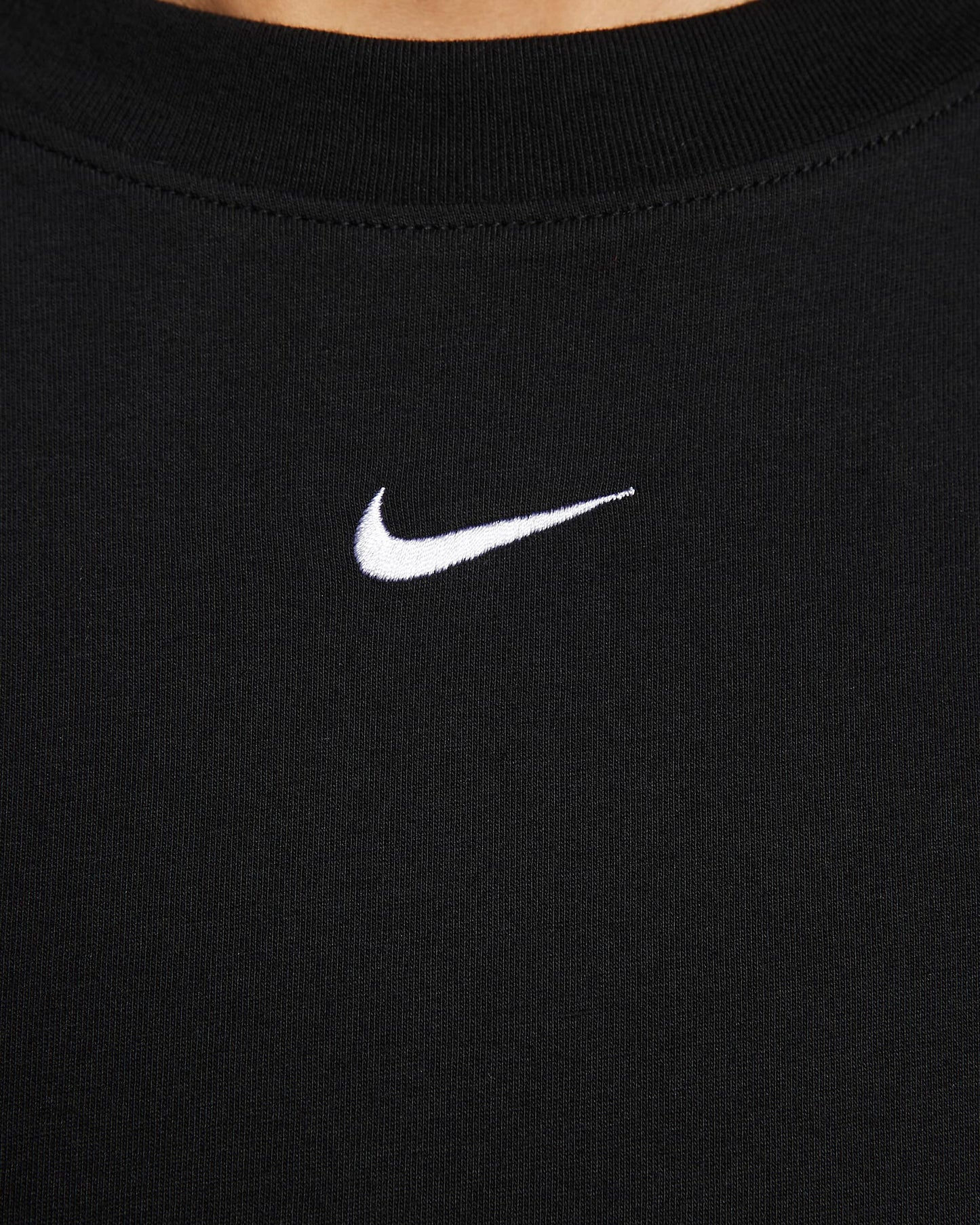 Nike Sportswear Essential T-Shirt | Black