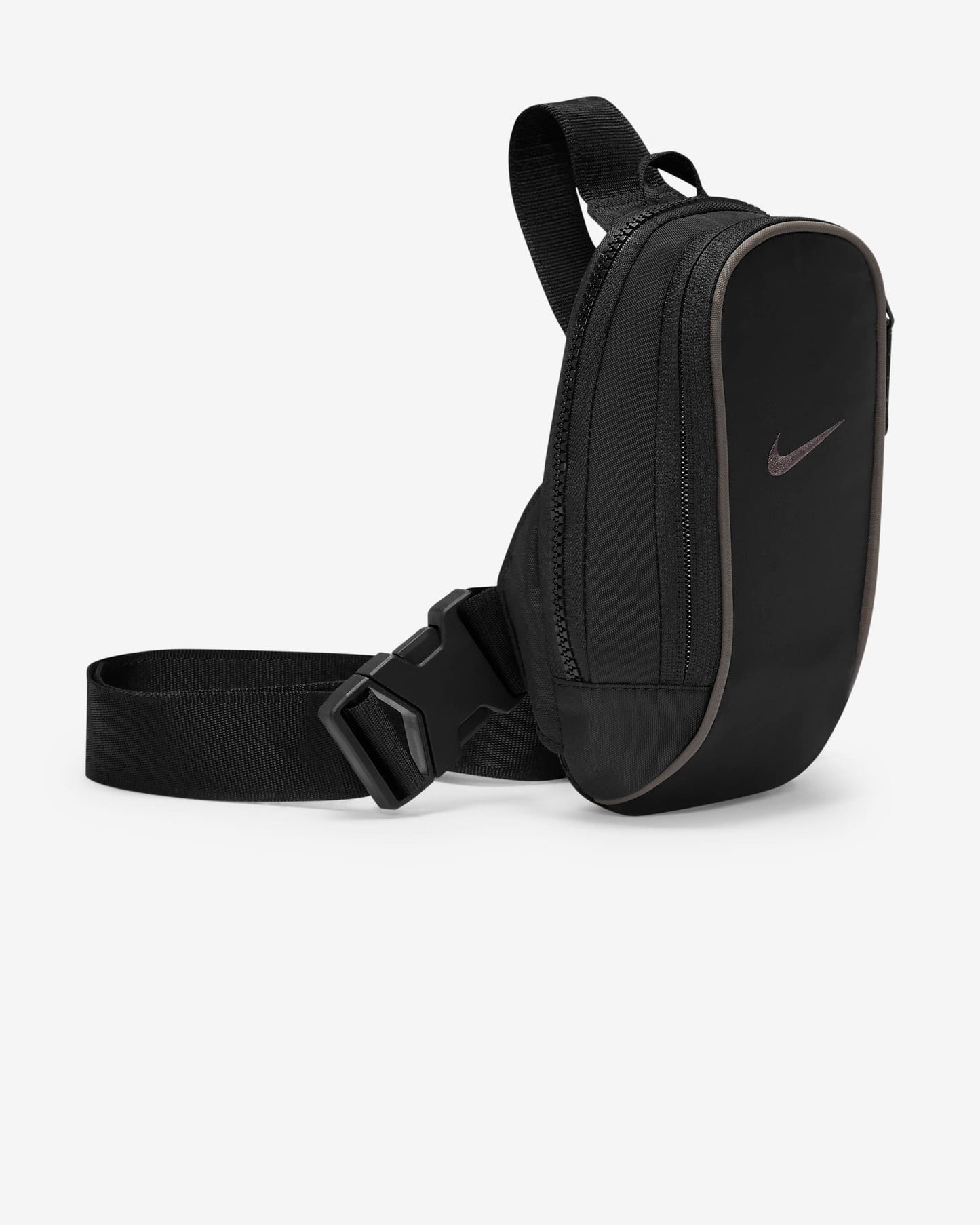 Nike Sportswear Essentials | Black