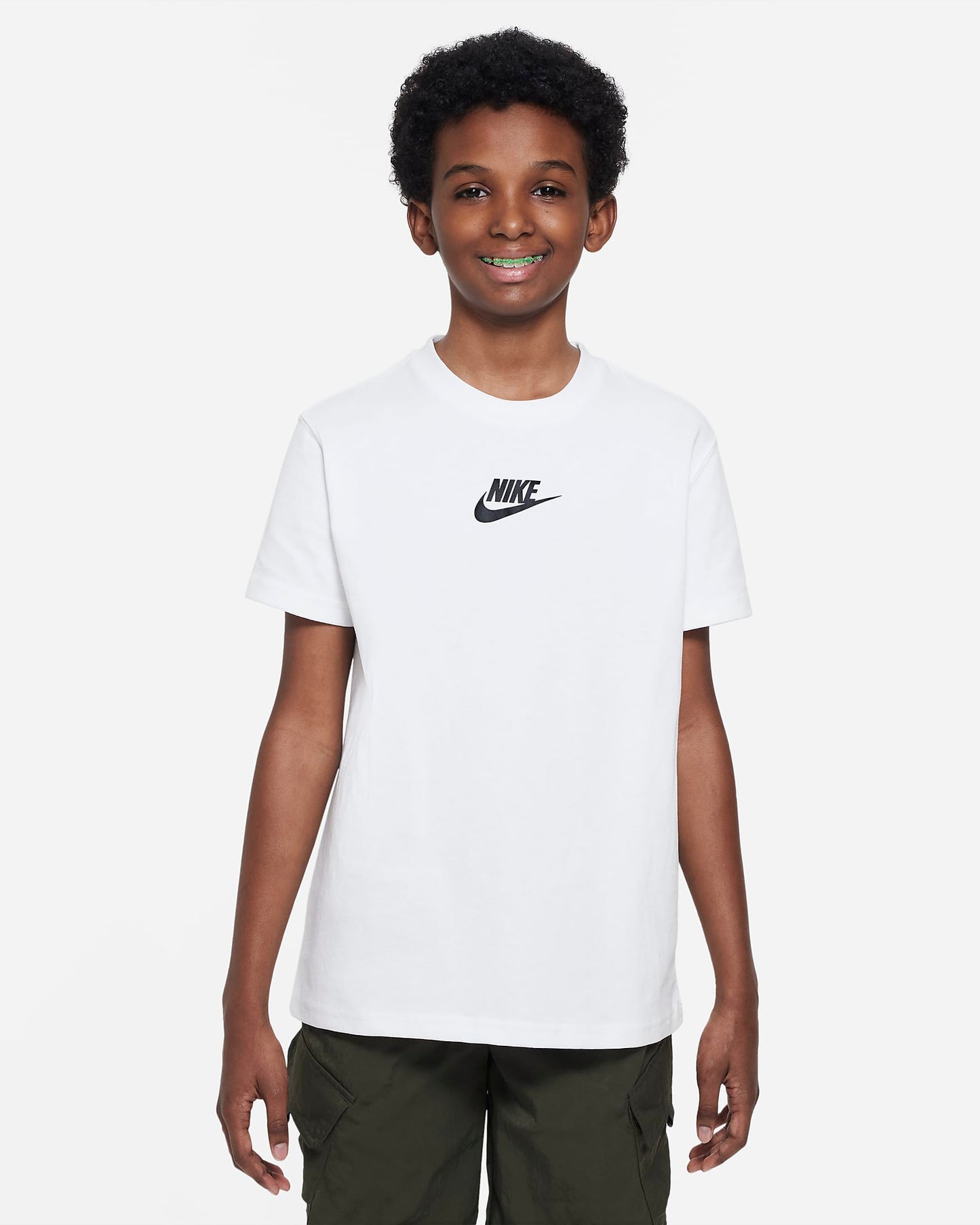 Nike Sportswear Premium Essentials Older Kids' T-Shirt | White