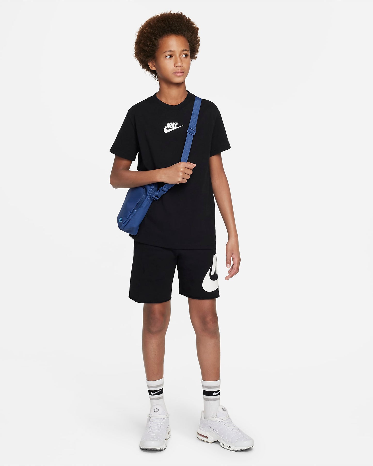 Nike Sportswear Premium Essentials Older Kids' T-Shirt | Black