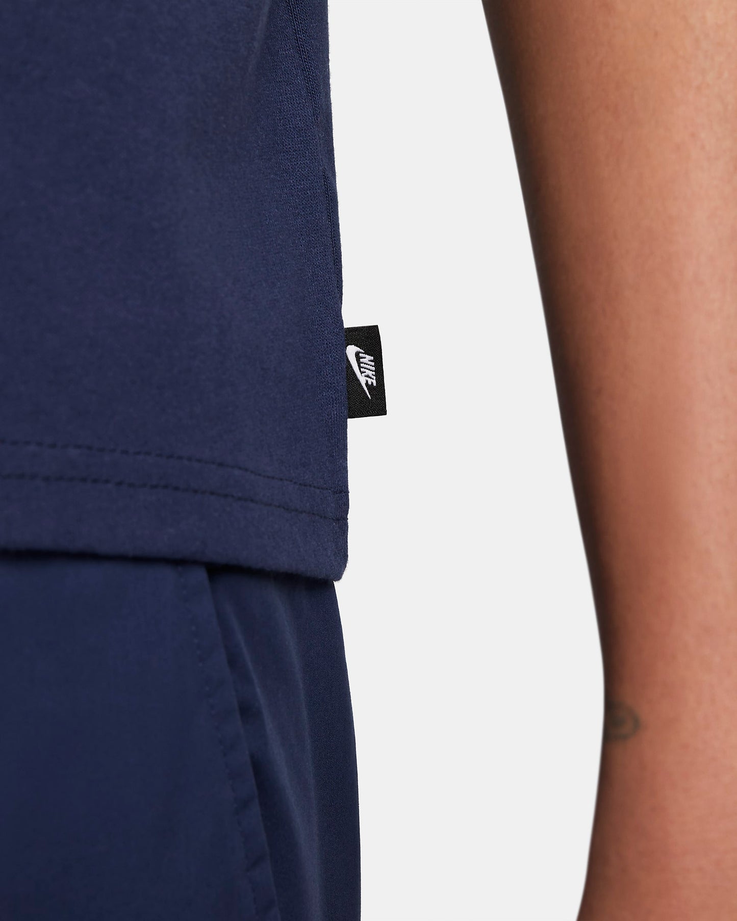 Nike Sportswear Premium Essentials | Midnight Navy