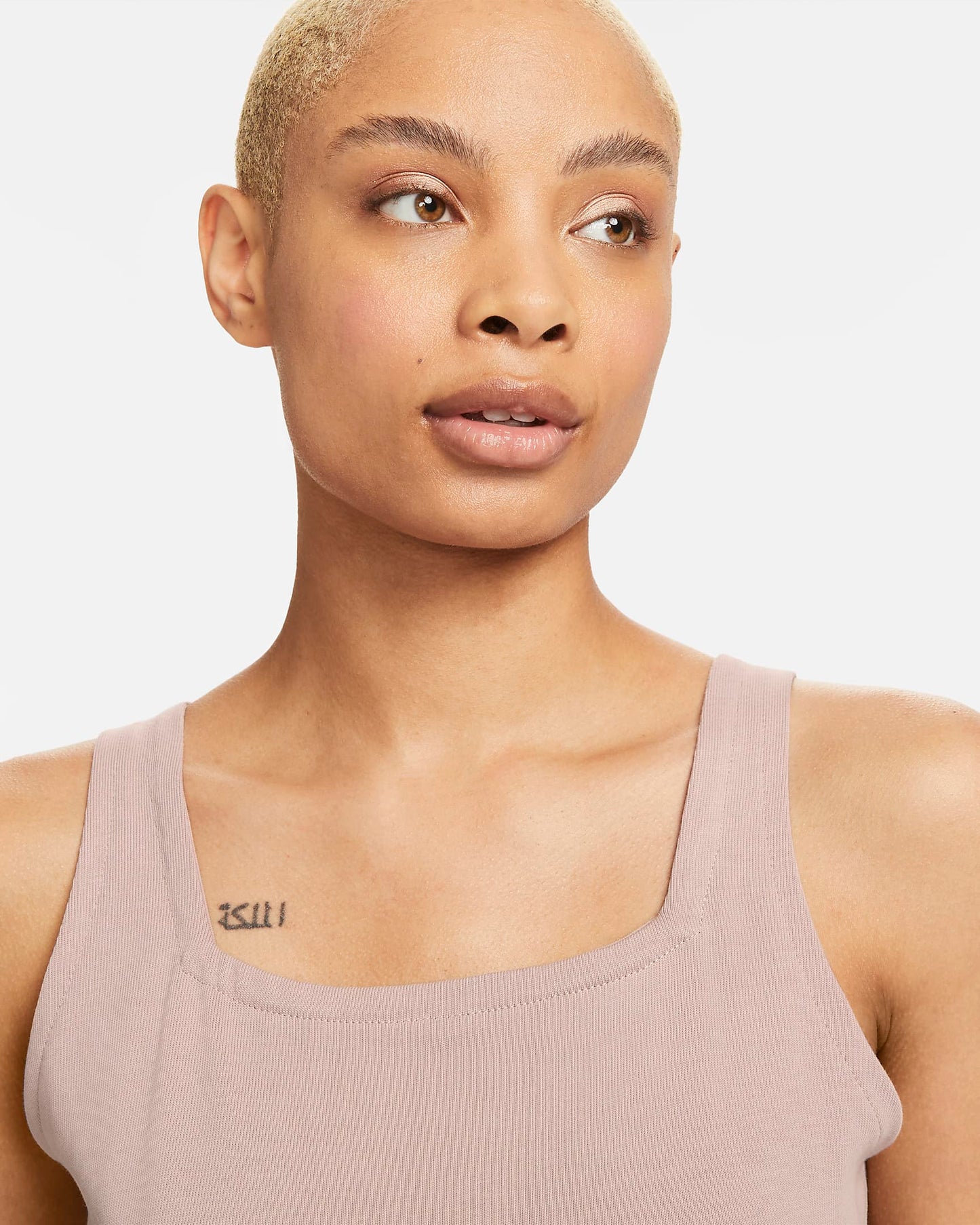 Nike Sportswear Essential T-Shirt | Diffused Taupe