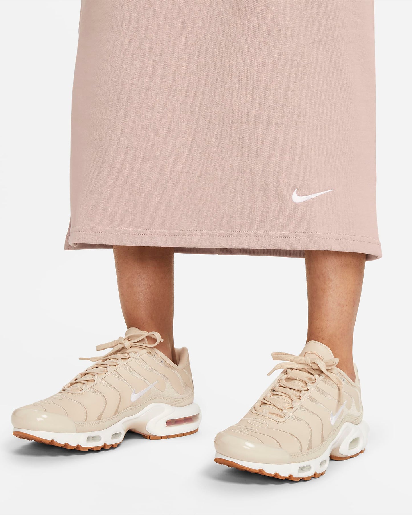 Nike Sportswear Essential T-Shirt | Diffused Taupe