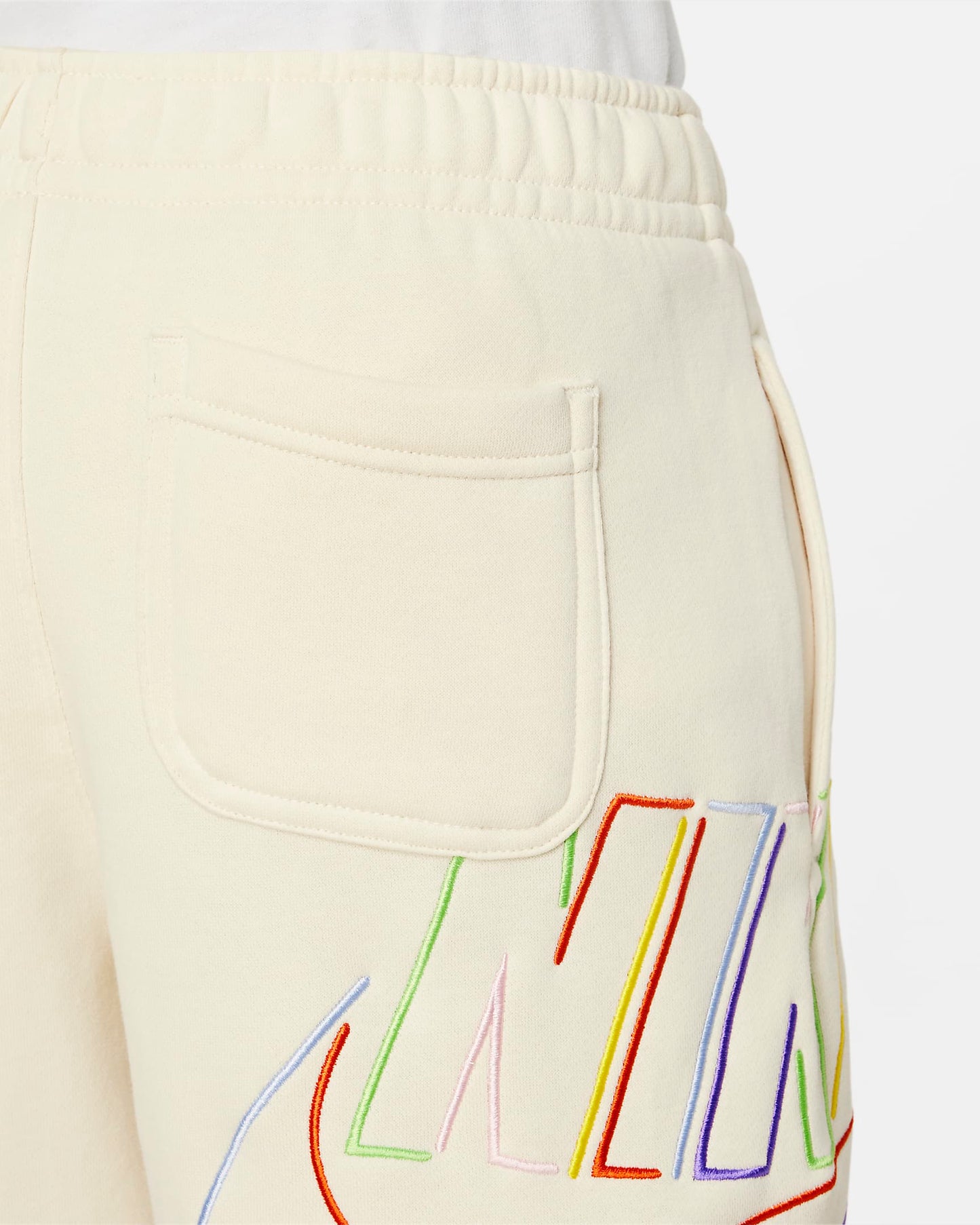 Nike Sportswear Older Boys' Shorts | Coconut Milk