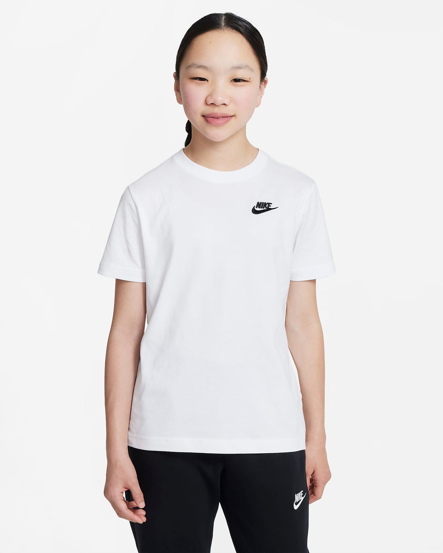 Nike Sportswear Older Kids' (Girls') T-Shirt | White