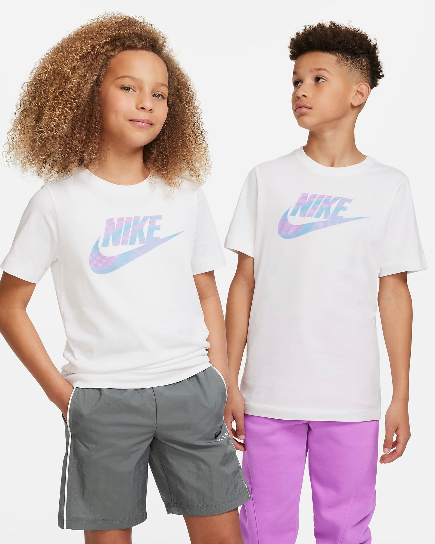 Nike Sportswear Older Kids' T-Shirt Graphic | White