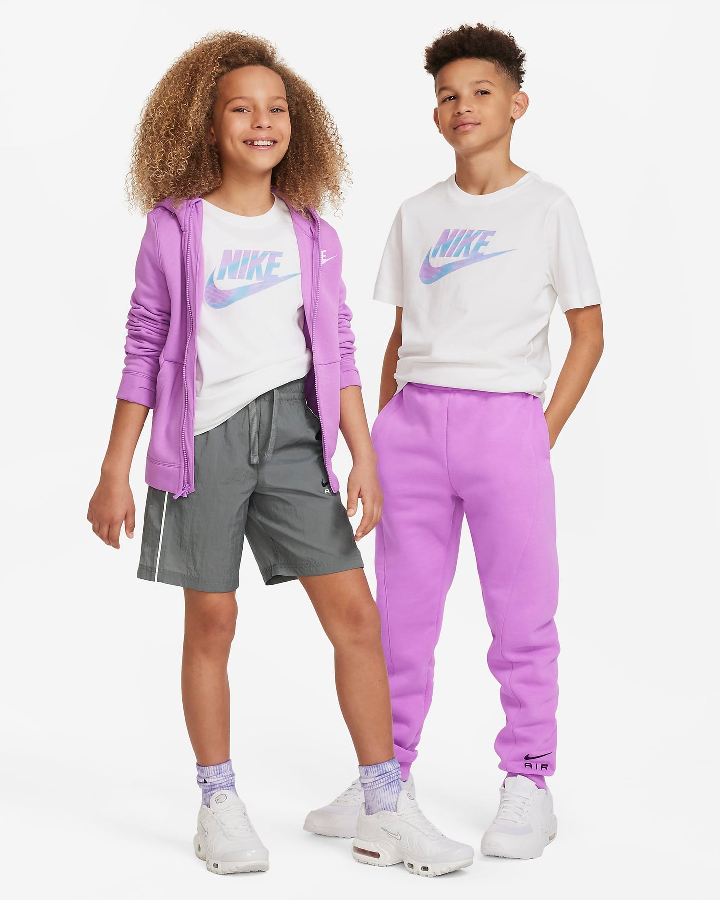 Nike Sportswear Older Kids' T-Shirt Graphic | White