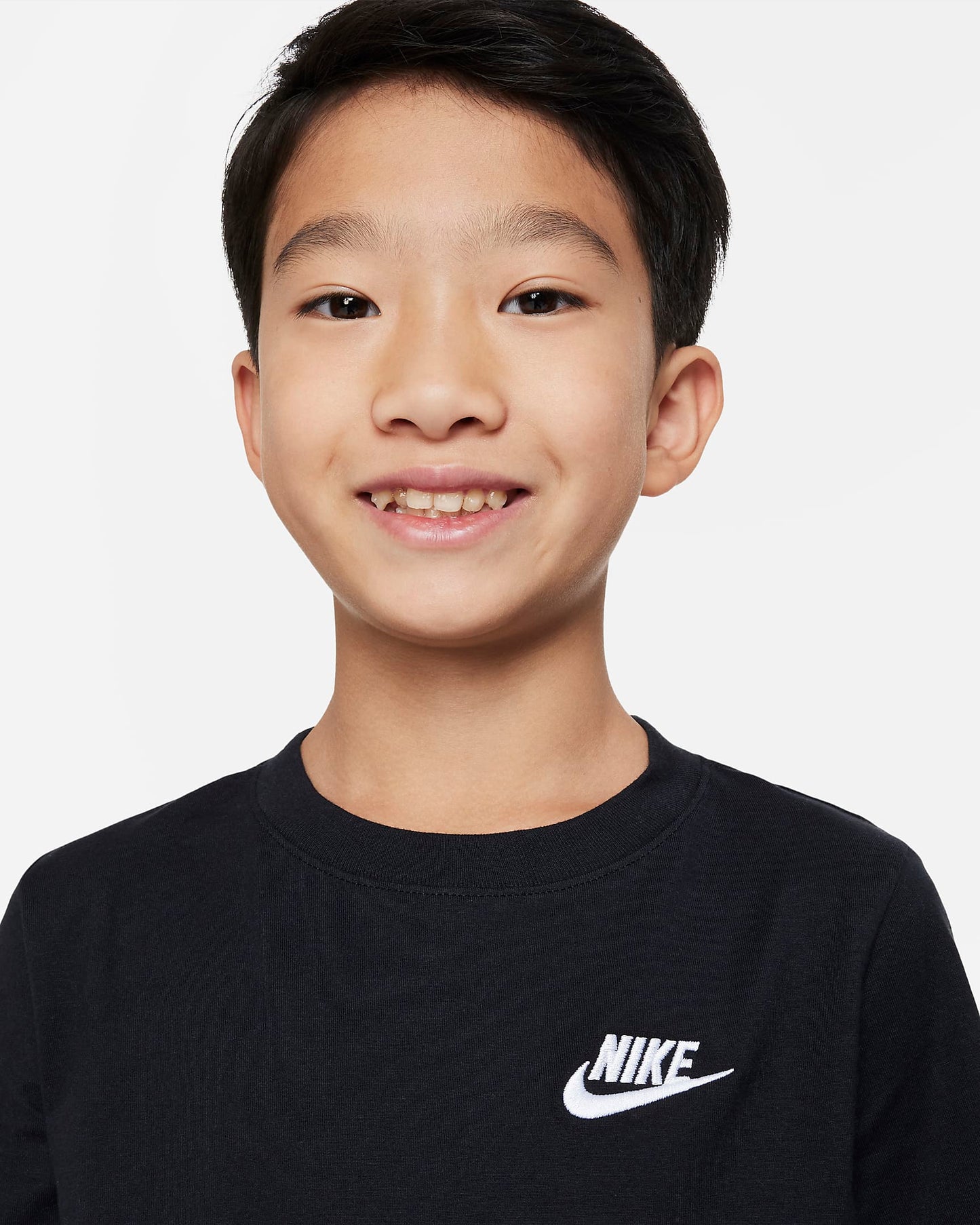 Nike Sportswear Older Kids' T-Shirt | Black