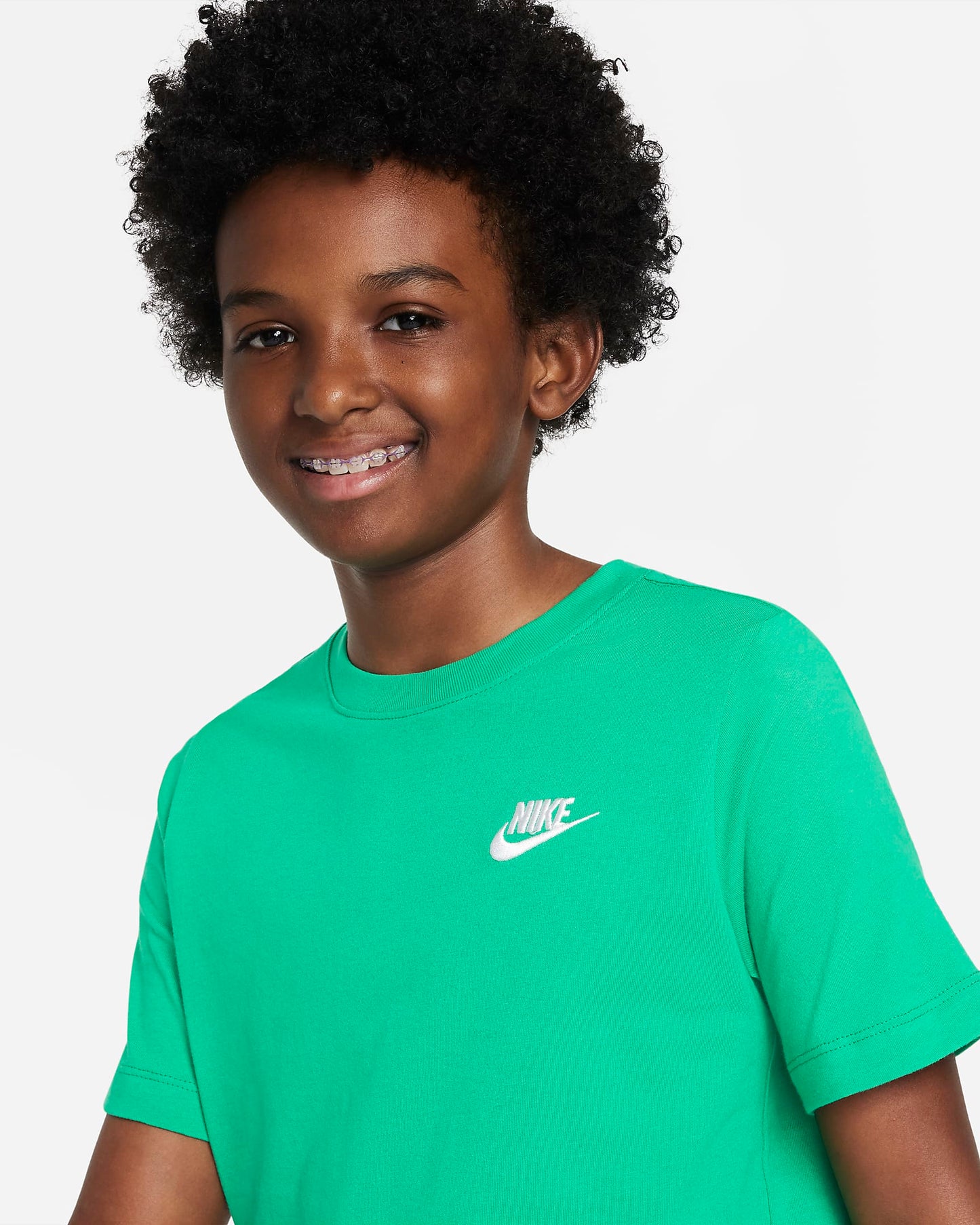 Nike Sportswear Older Kids' T-Shirt | Stadium Green