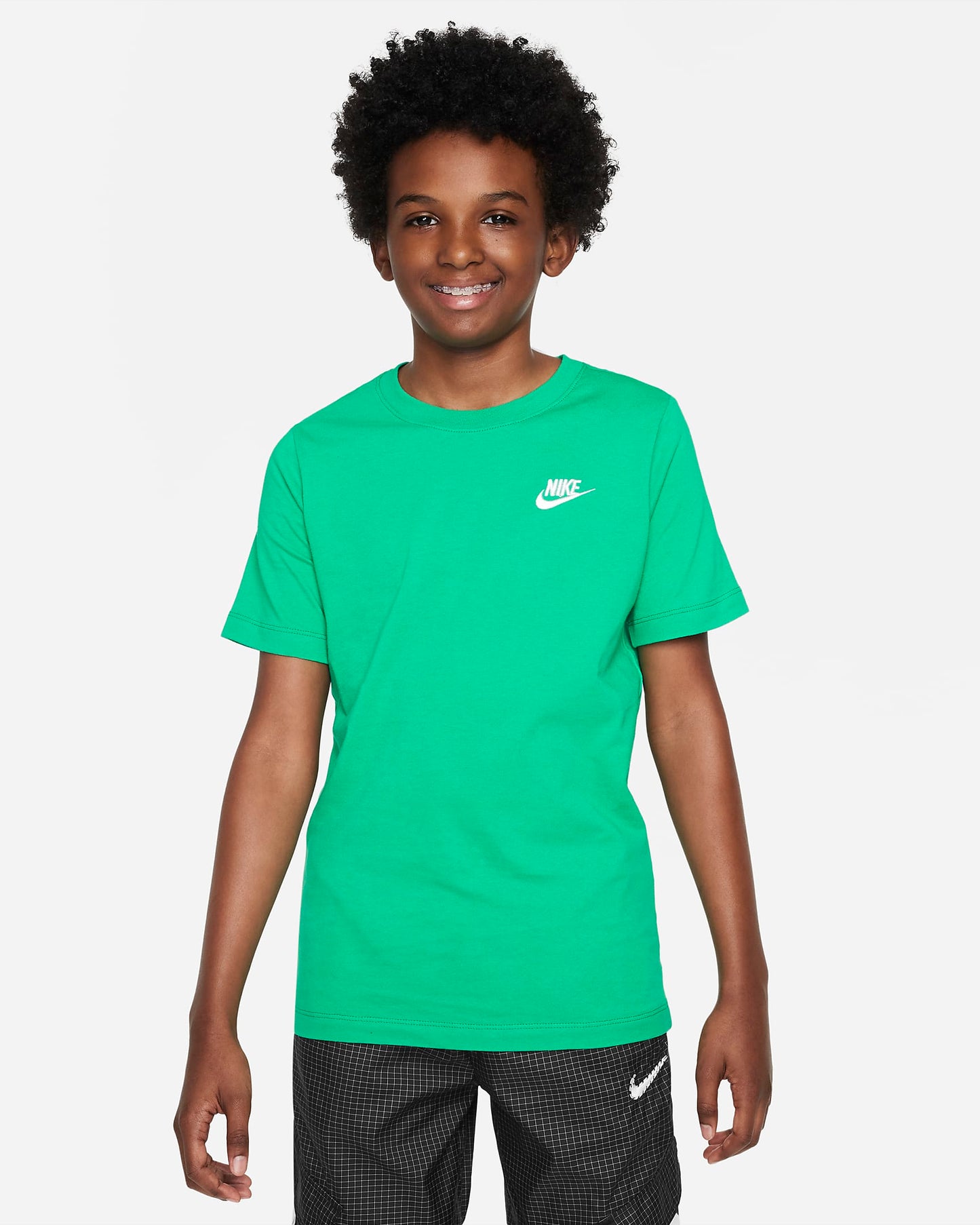 Nike Sportswear Older Kids' T-Shirt | Stadium Green