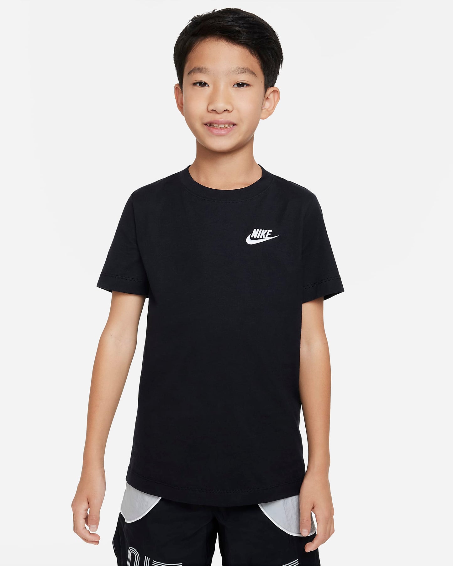 Nike Sportswear Older Kids' T-Shirt | Black