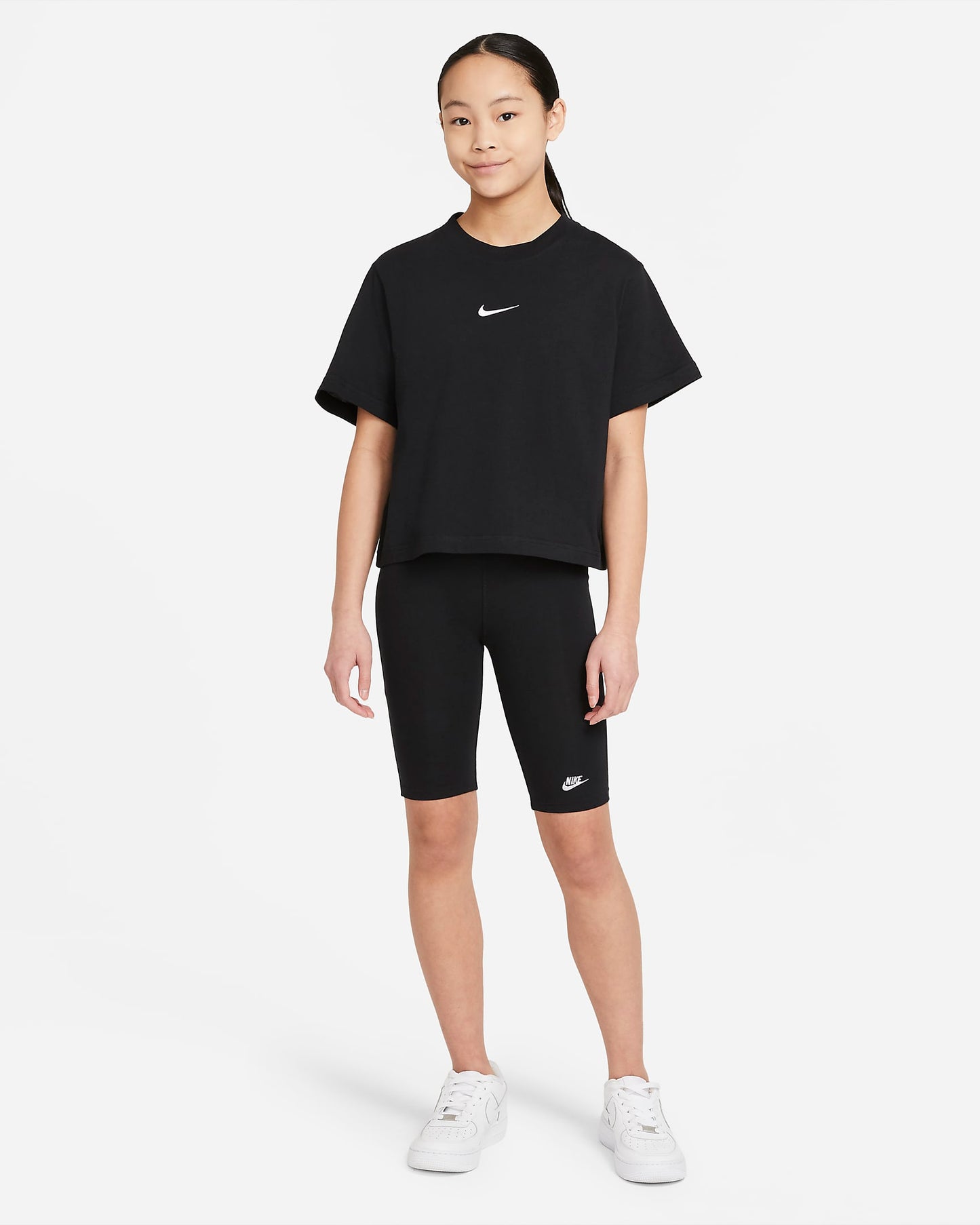 Nike Sportswear Older Kids' (Girls') T-Shirt | Black