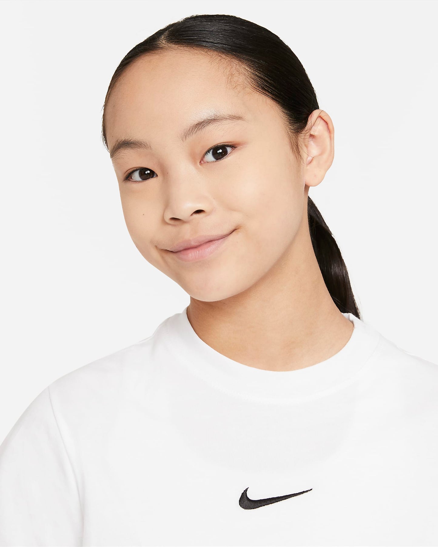 Nike Sportswear Older Kids' (Girls') T-Shirt | White