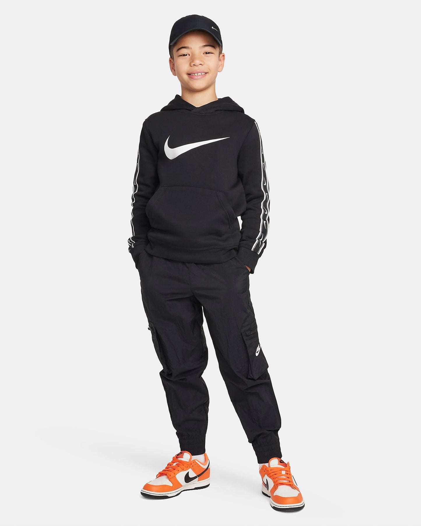 Nike Sportswear Repeat Older Boys' Fleece Pullover Hoodie | Black&White