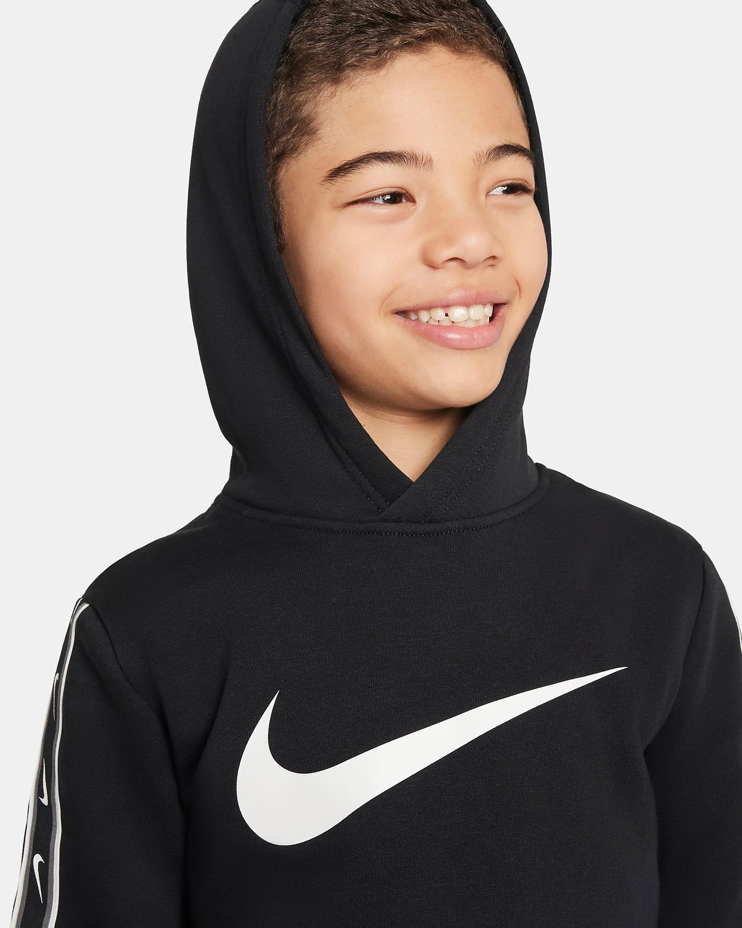 Nike Sportswear Repeat Older Boys' Fleece Pullover Hoodie | Black&White