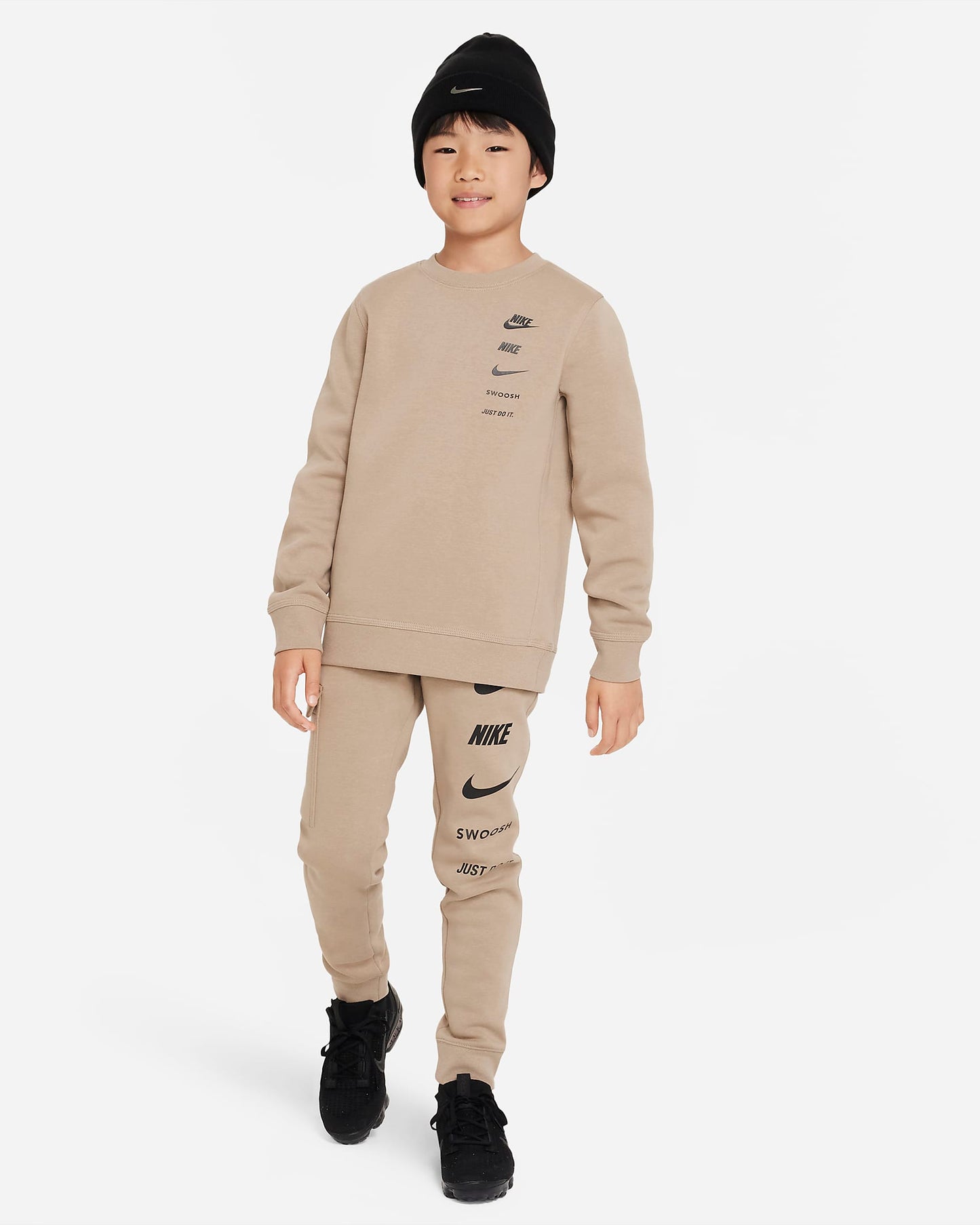 Nike Sportswear Standard Issue Older Boys' Crew-neck Sweatshirt | Khaki