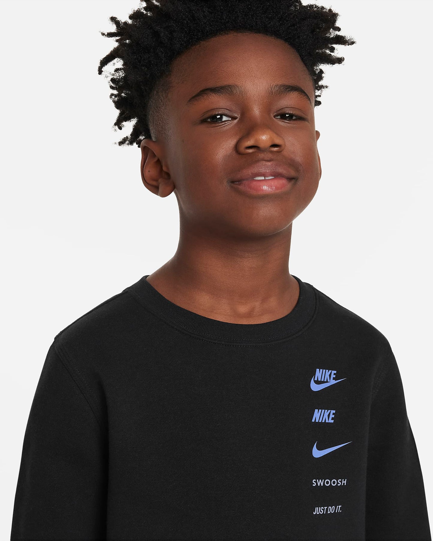 Nike Sportswear Standard Issue Older Boys' Crew-neck Sweatshirt | Black