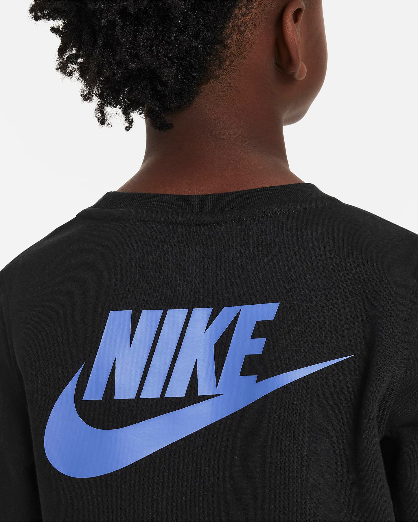 Nike Sportswear Standard Issue Older Boys' Crew-neck Sweatshirt | Black