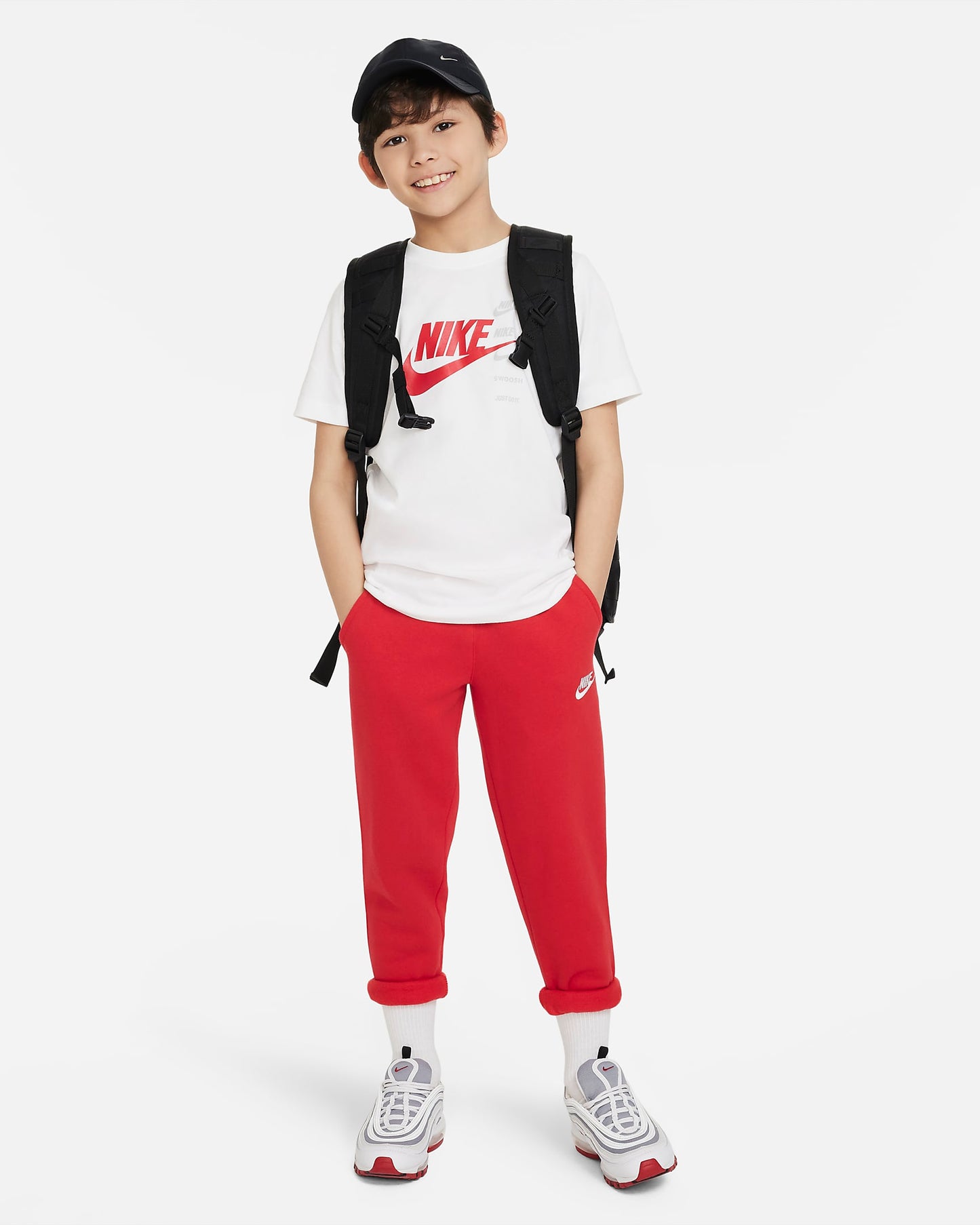 Nike Sportswear Standard Issue Older Kids' (Boys') T-Shirt | White