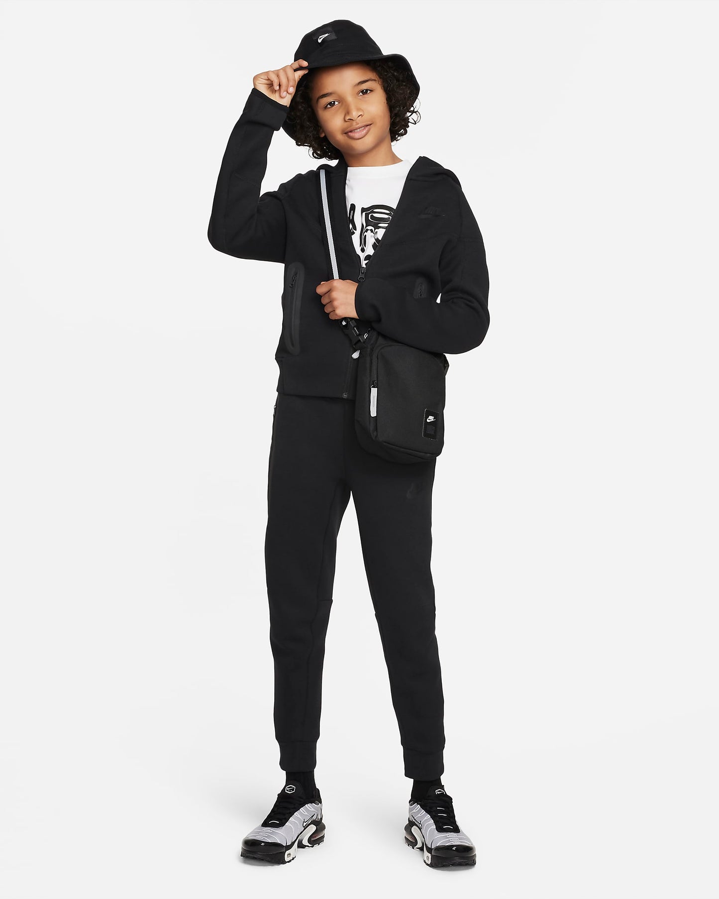 Nike Sportswear Tech Fleece Older Boys' Hoodie | Black