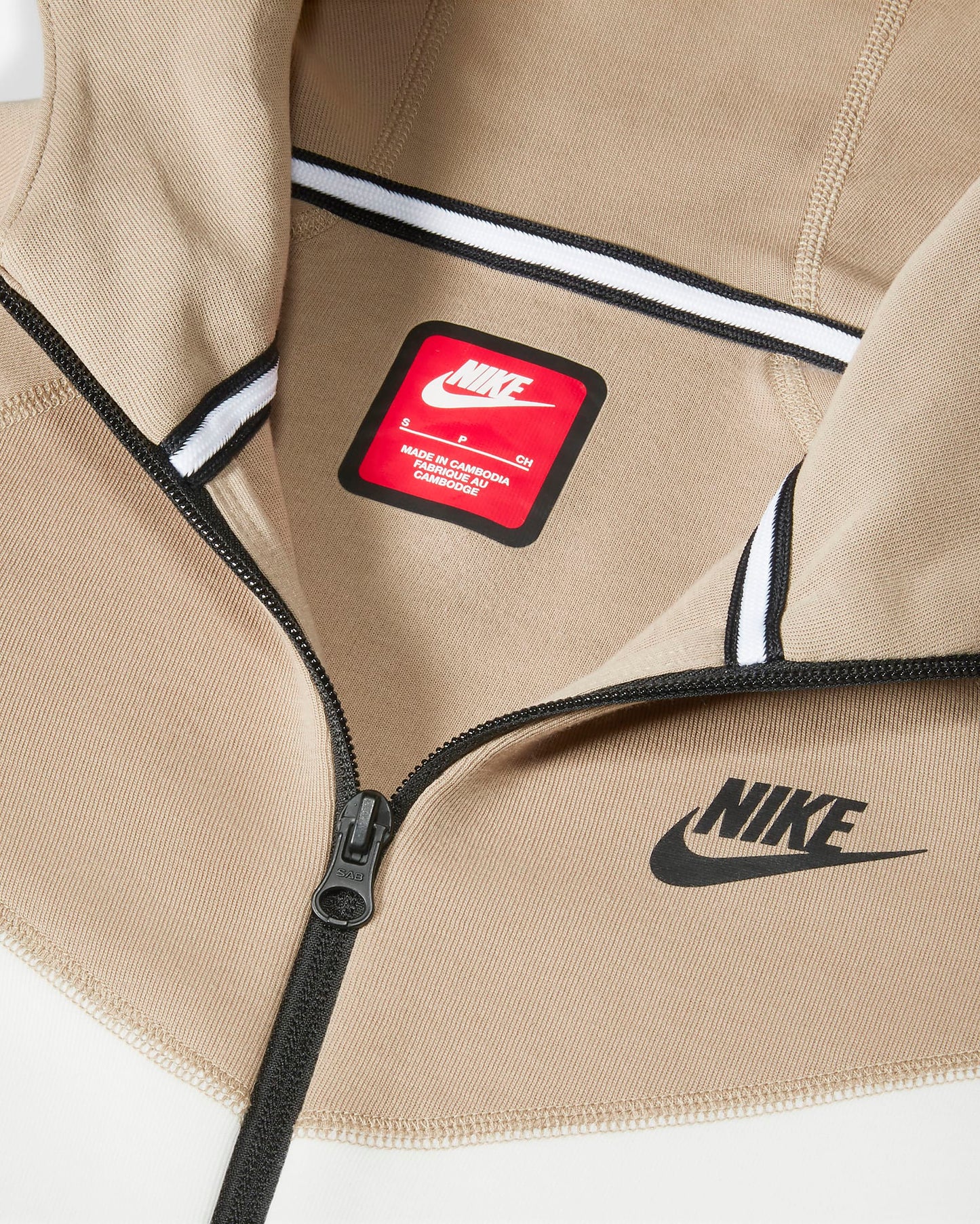 Nike Sportswear Tech Fleece Older Boys' Hoodie | Summit White