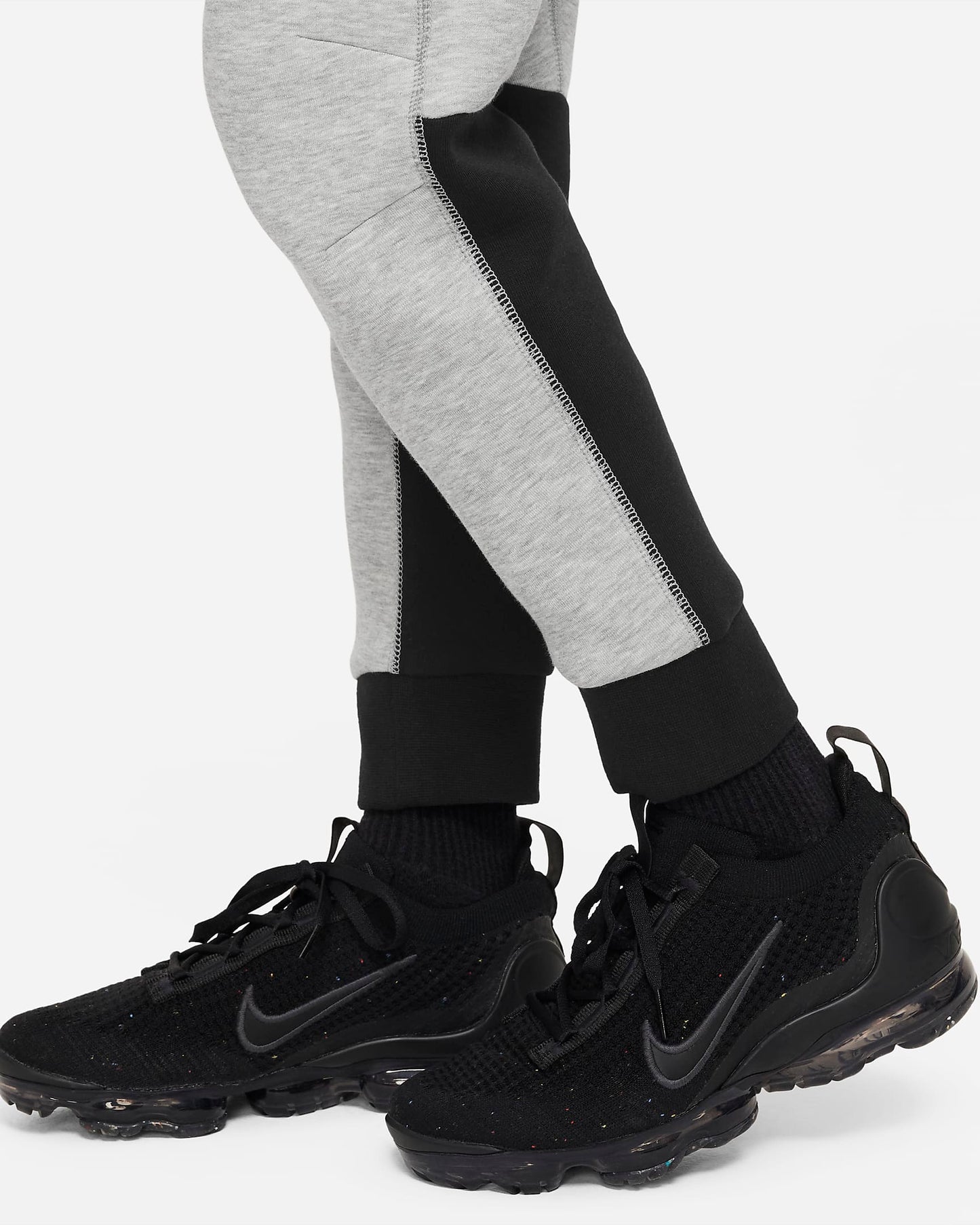 Nike Sportswear Tech Fleece Older Boys' Trousers | Dark Grey Heather