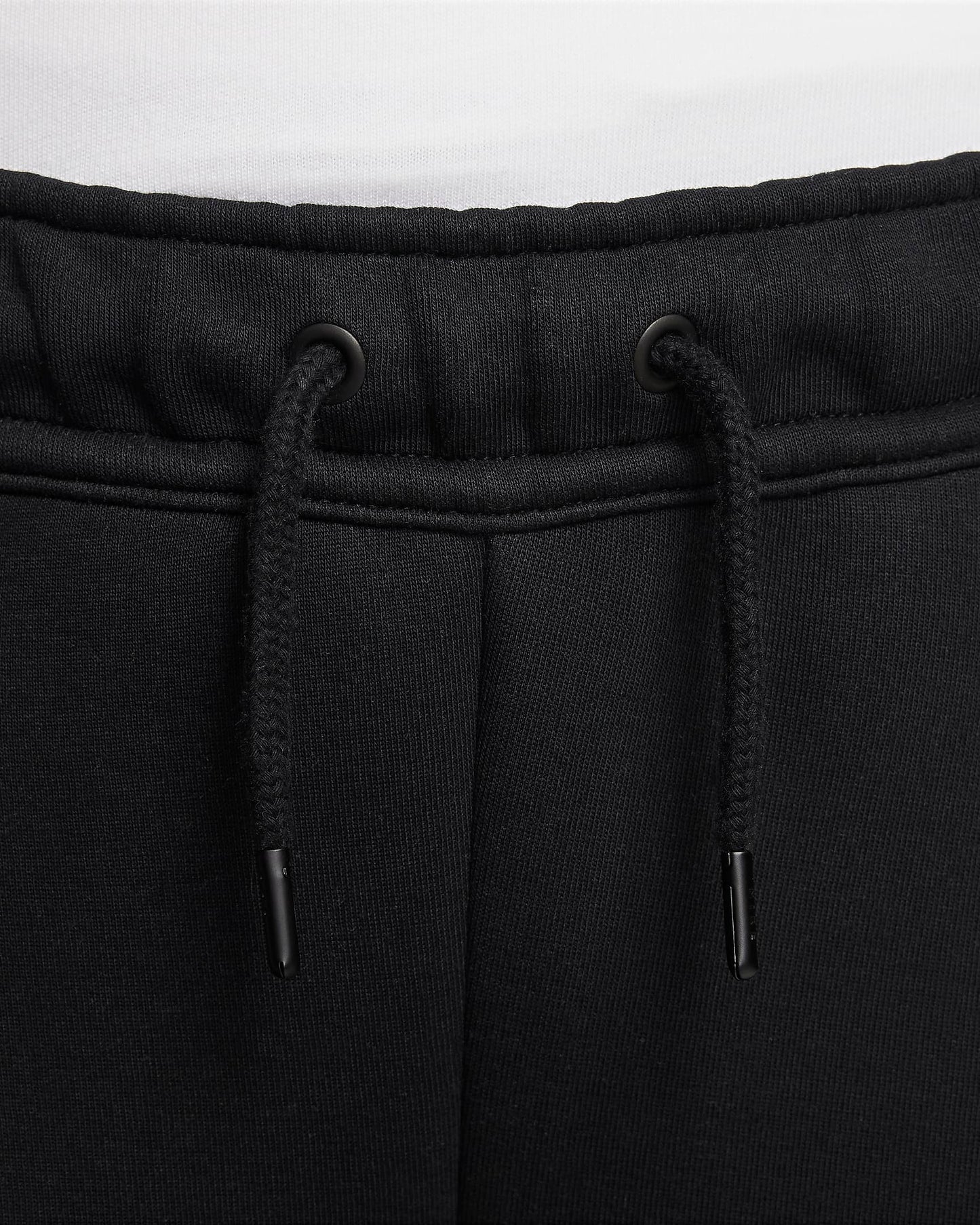 Nike Sportswear Tech Fleece Older Boys' Trousers | Black