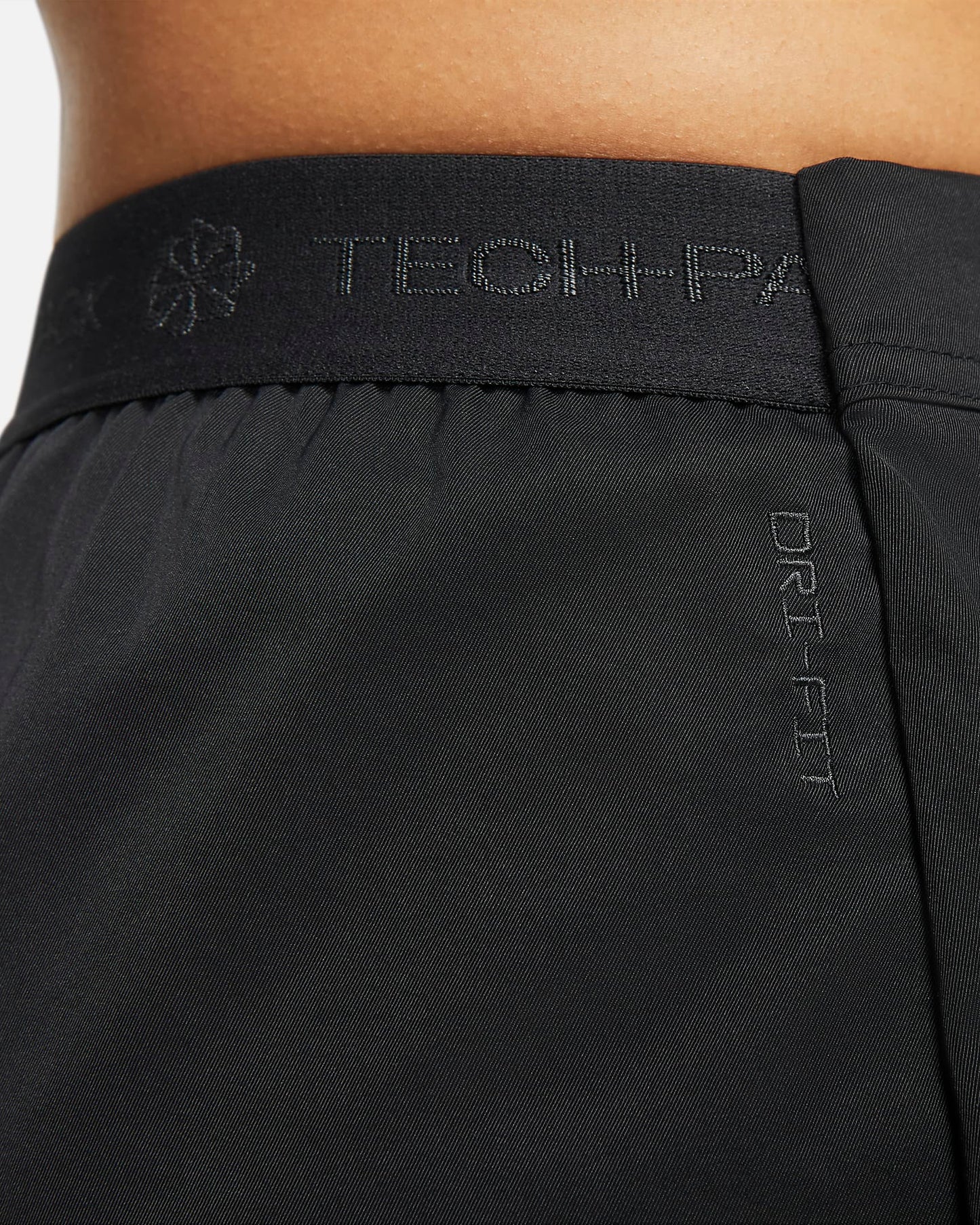 Nike Sportswear Tech Pack Skirt | Black